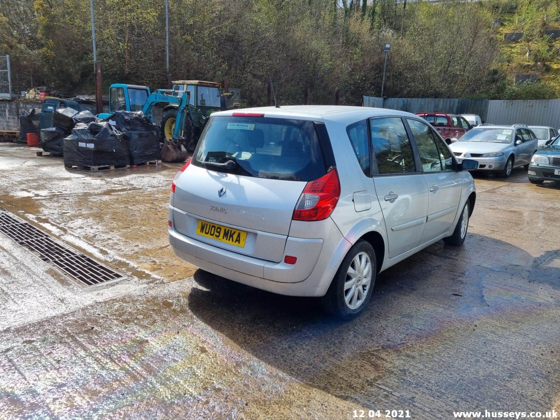 09/09 RENAULT SCENIC DYN VVT - 1598cc 5dr MPV (Silver, 92k) - Image 9 of 15