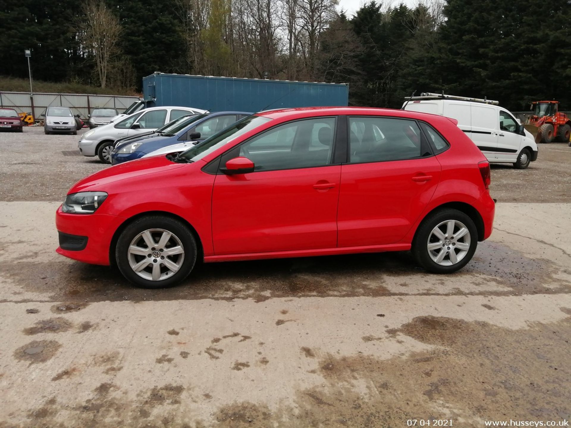 11/11 VOLKSWAGEN POLO SE TDI 75 - 1199cc 5dr Hatchback (Red, 118k) - Image 5 of 11