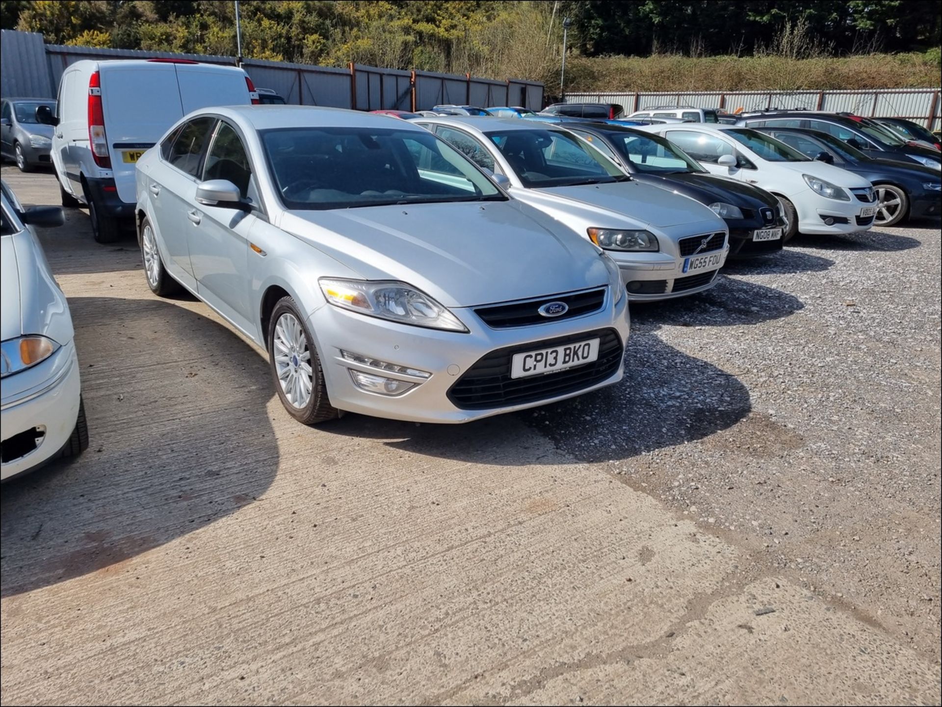 13/13 FORD MONDEO ZETEC BUSINESS EDN - 1997cc 5dr Hatchback (Silver) - Image 3 of 11