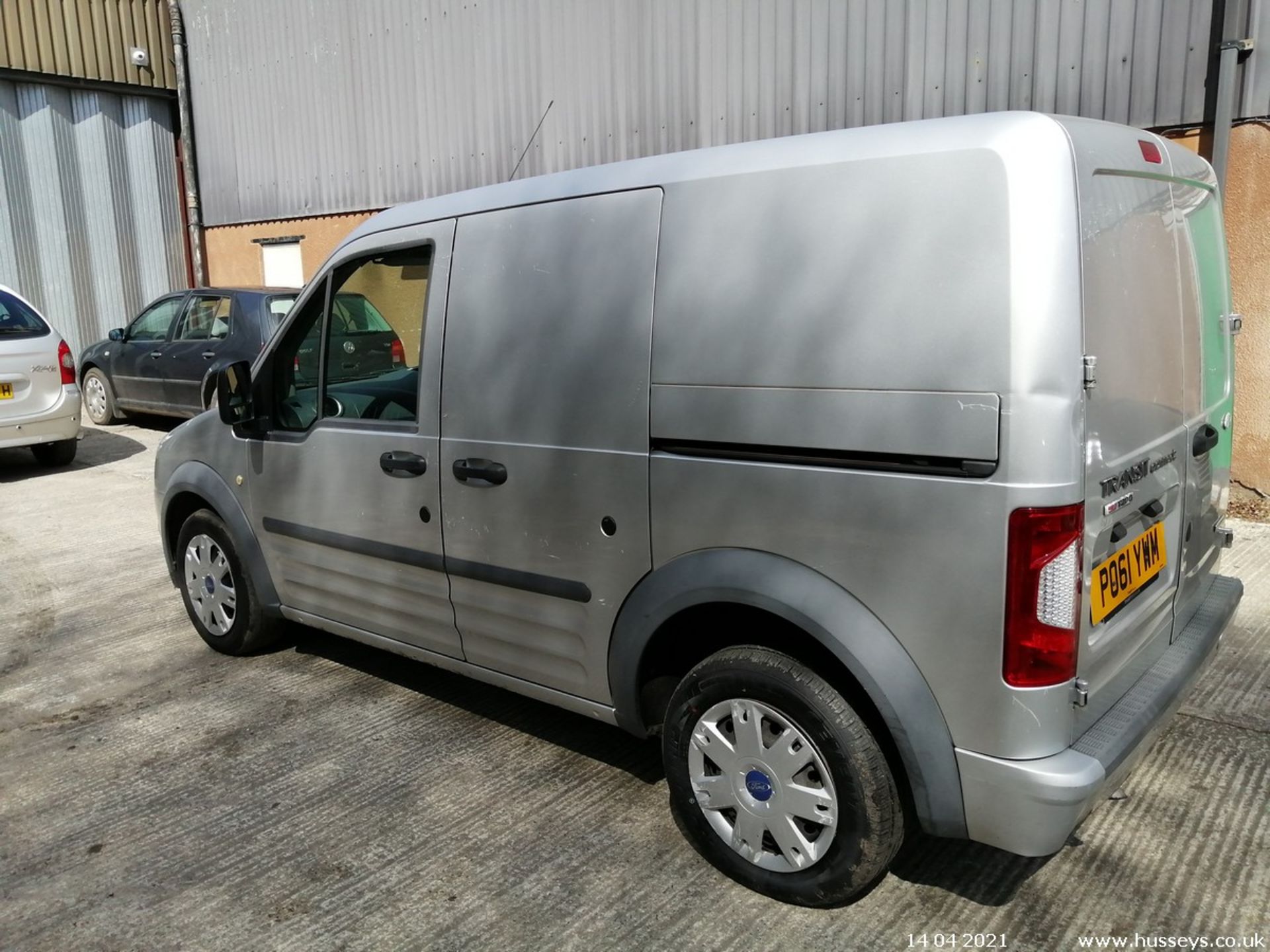 11/61 FORD TRANSIT CONNECT 90 T200 TREND - 1753cc 5dr Van (Silver, 113k) - Image 10 of 24