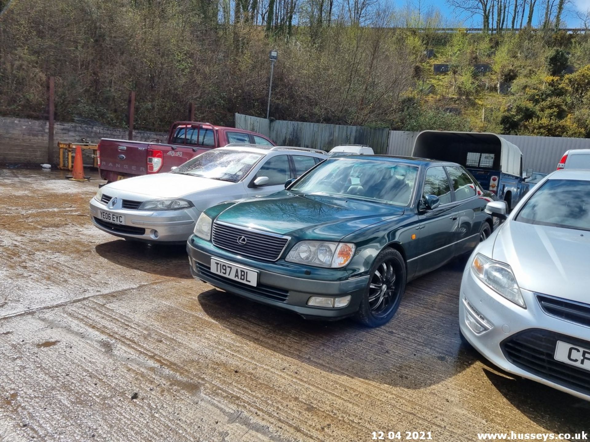 1999 LEXUS LS400 AUTO - 3969cc 4dr Saloon (Green, 215k) - Image 3 of 12