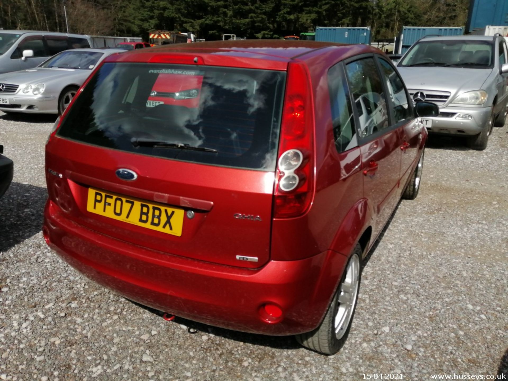 07/07 FORD FIESTA GHIA TDCI - 1399cc 5dr Hatchback (Red) - Image 8 of 13