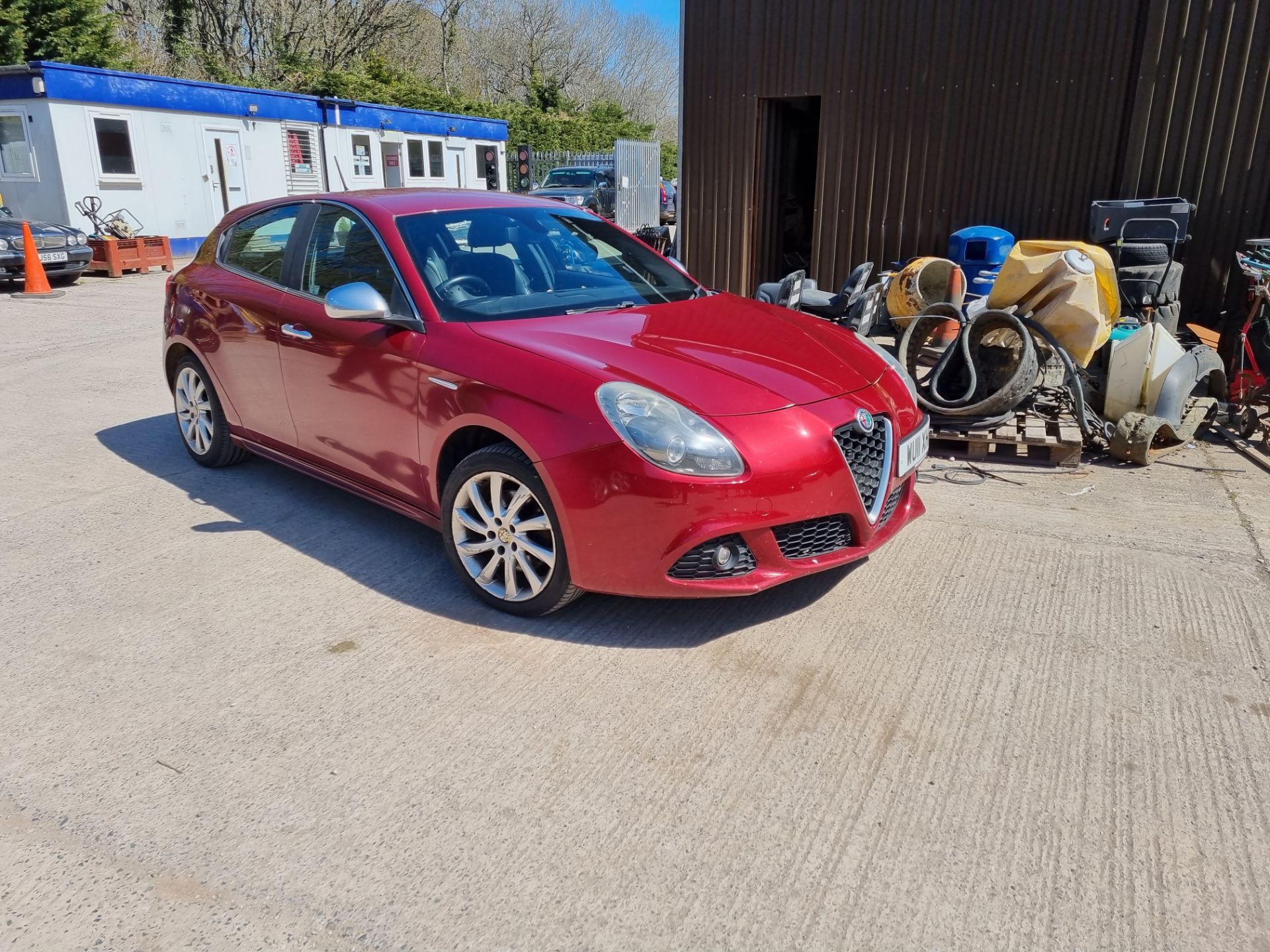 11/11 ALFA ROMEO GIULIETTA VELOCE JTDM-2 - 1956cc 5dr Hatchback (Red, 150k) - Image 2 of 13