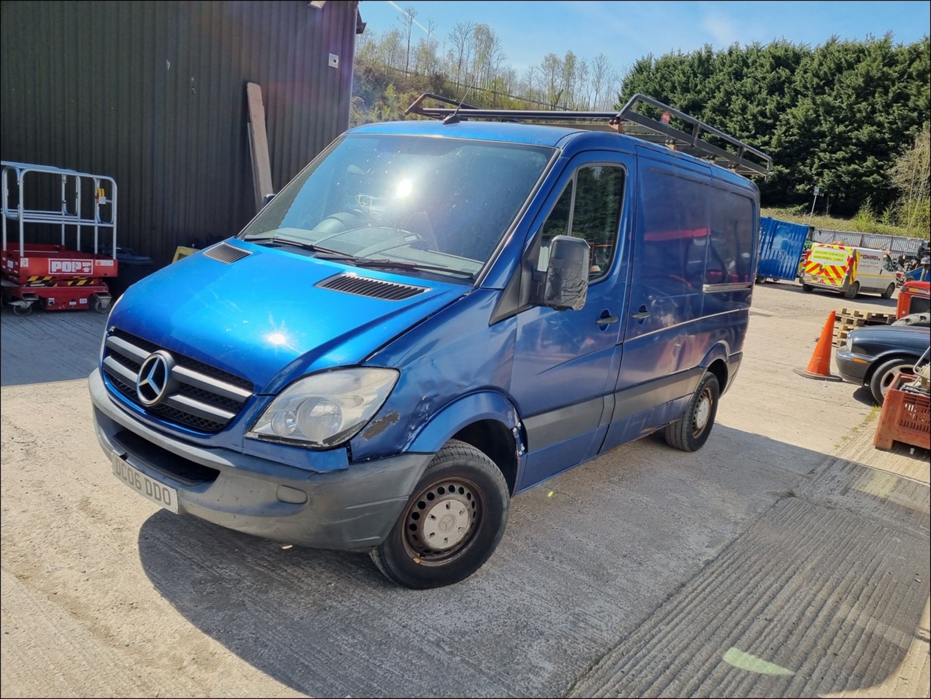 06/06 MERCEDES SPRINTER 211 CDI SWB - 2148cc Van (Blue) - Image 11 of 14