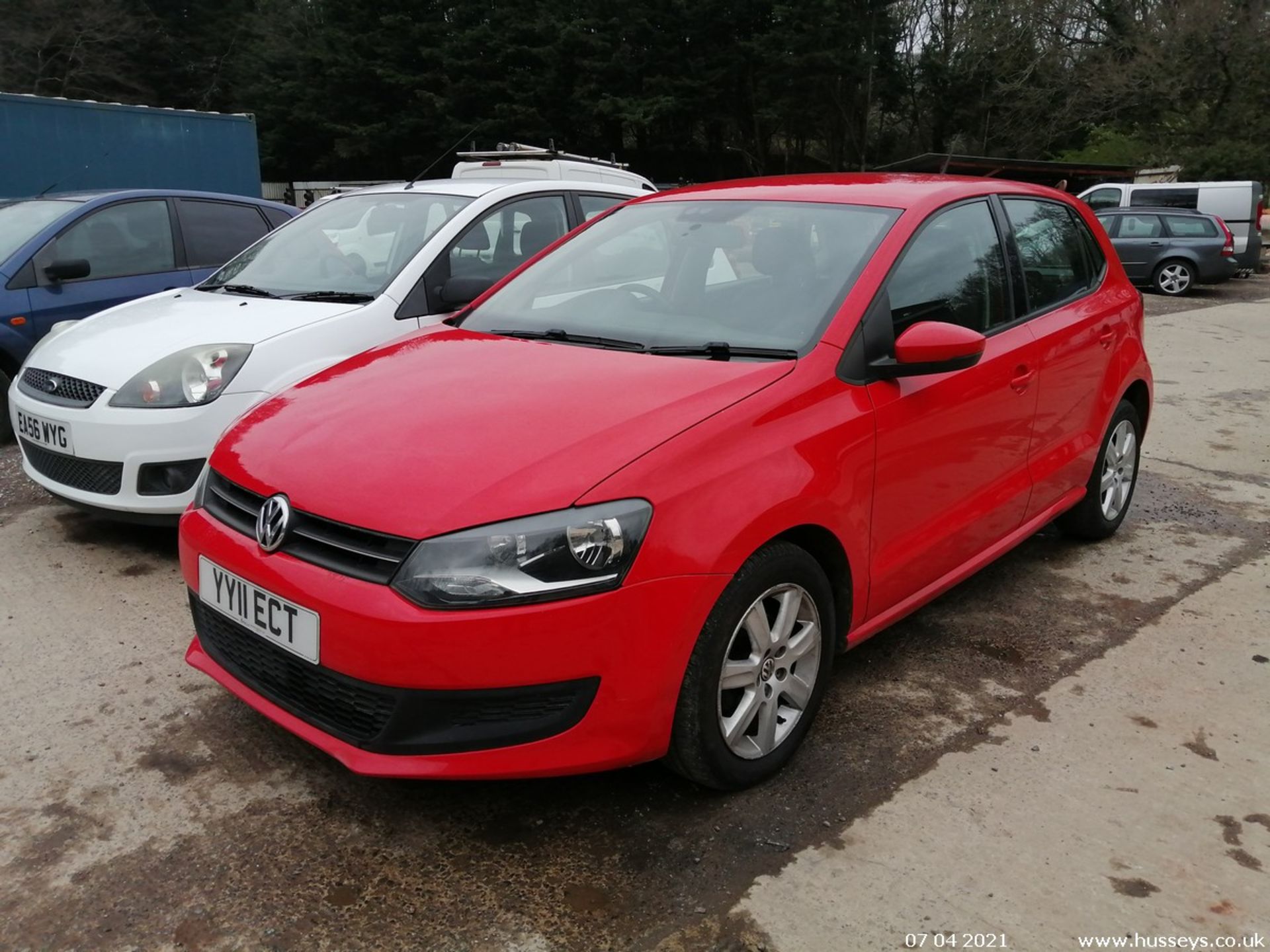 11/11 VOLKSWAGEN POLO SE TDI 75 - 1199cc 5dr Hatchback (Red, 118k) - Image 4 of 11