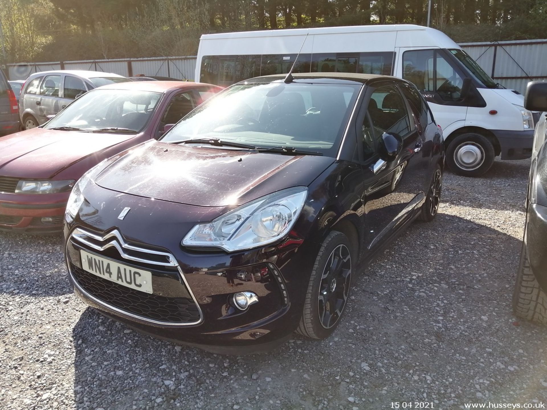 14/14 CITROEN DS3 DSTYLE + AIRDREAM E-H - 1560cc 3dr Convertible (Mauve/purple, 66k) - Image 3 of 12