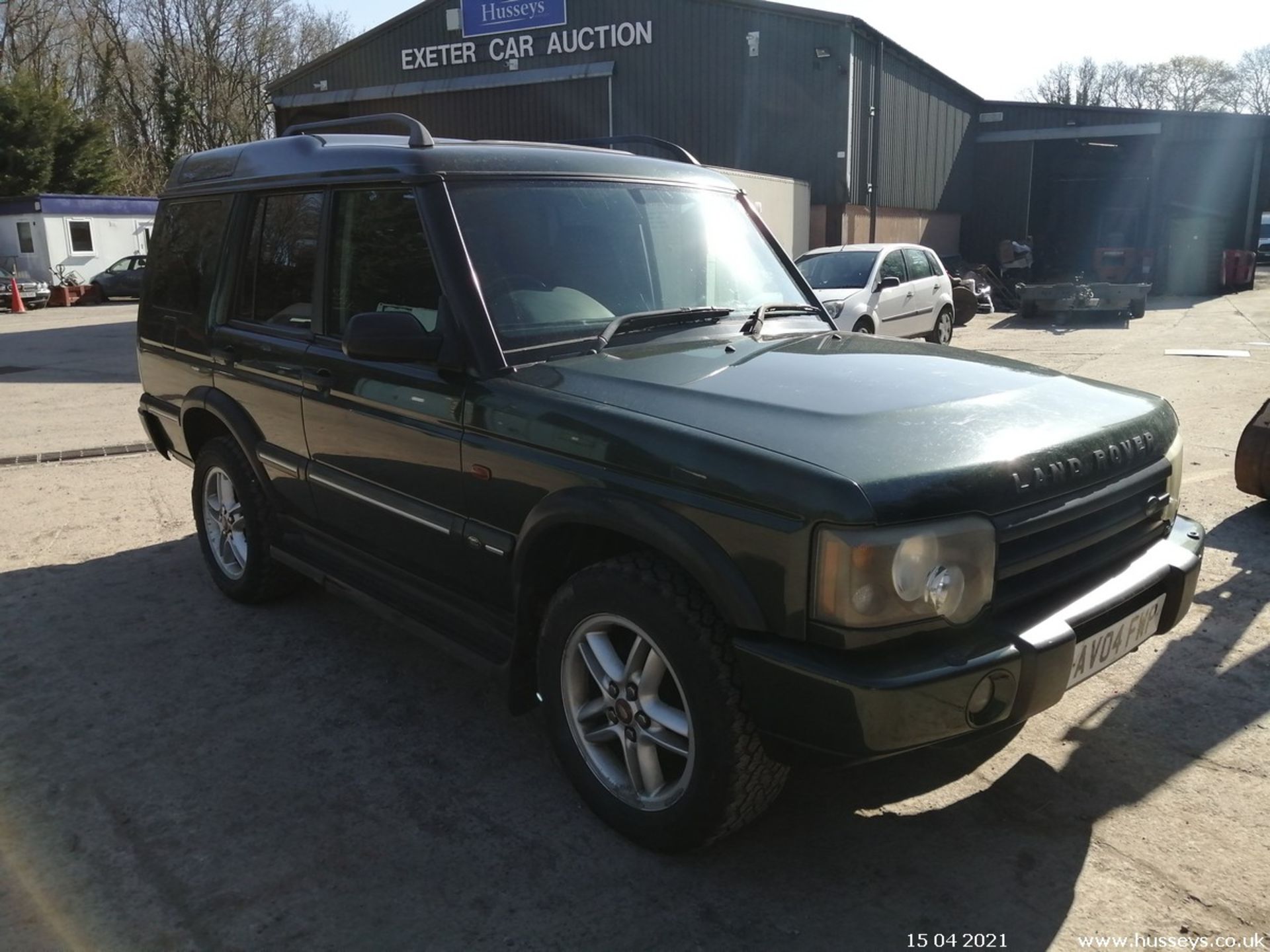 04/04 LAND ROVER DISCOVERY LANDMARK TD5 A - 2495cc 5dr Estate (Green) - Image 9 of 13