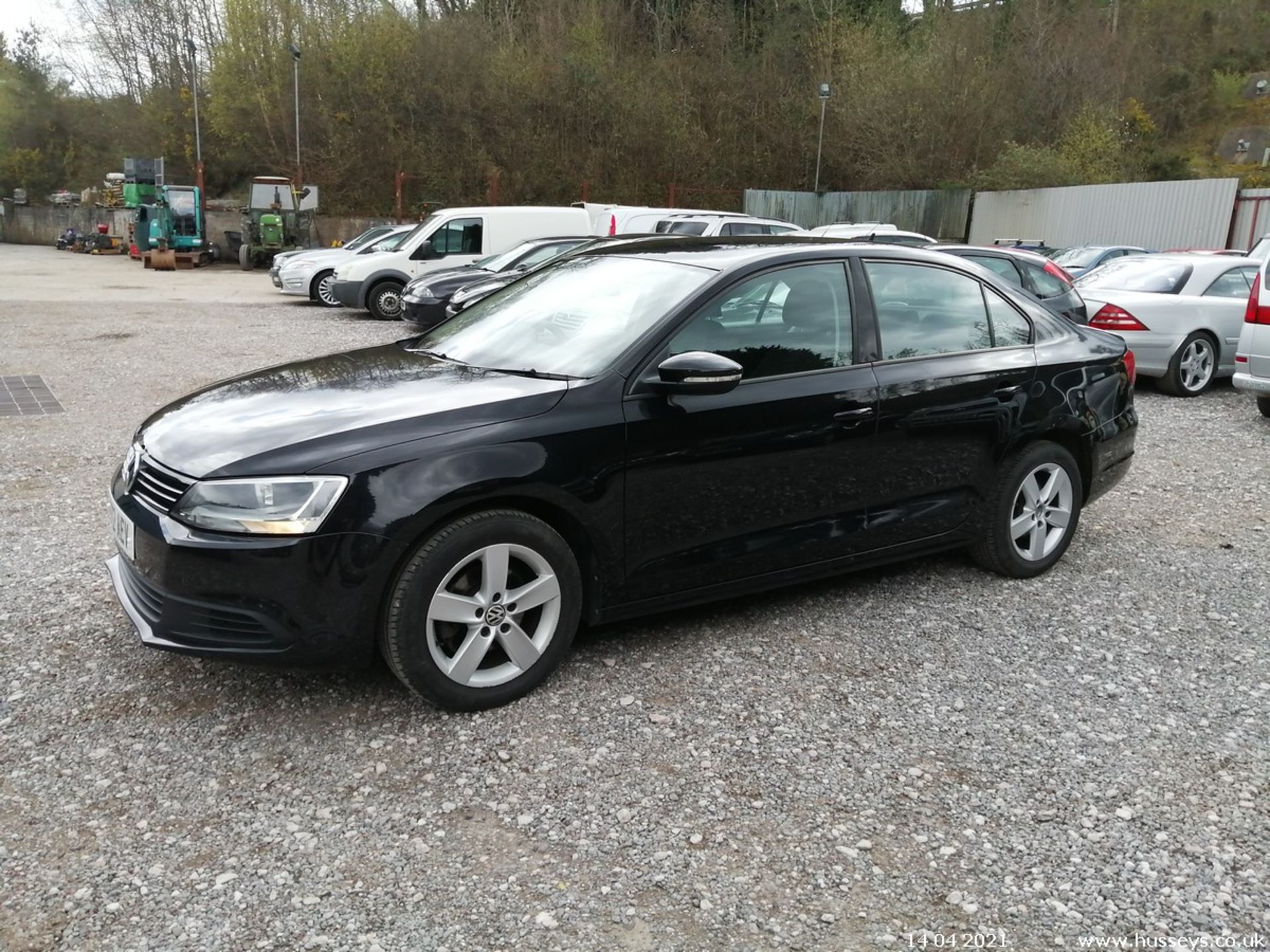 12/12 VOLKSWAGEN JETTA SE BLUEMOTION TECH - 1598cc 4dr Saloon (Black, 65k) - Image 4 of 14