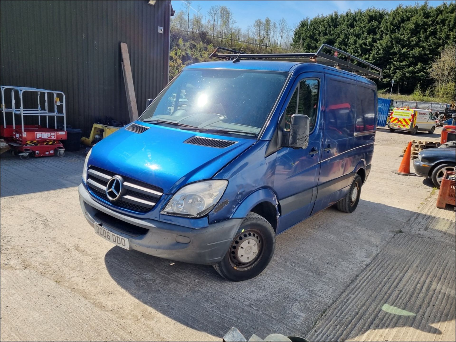 06/06 MERCEDES SPRINTER 211 CDI SWB - 2148cc Van (Blue) - Image 12 of 14