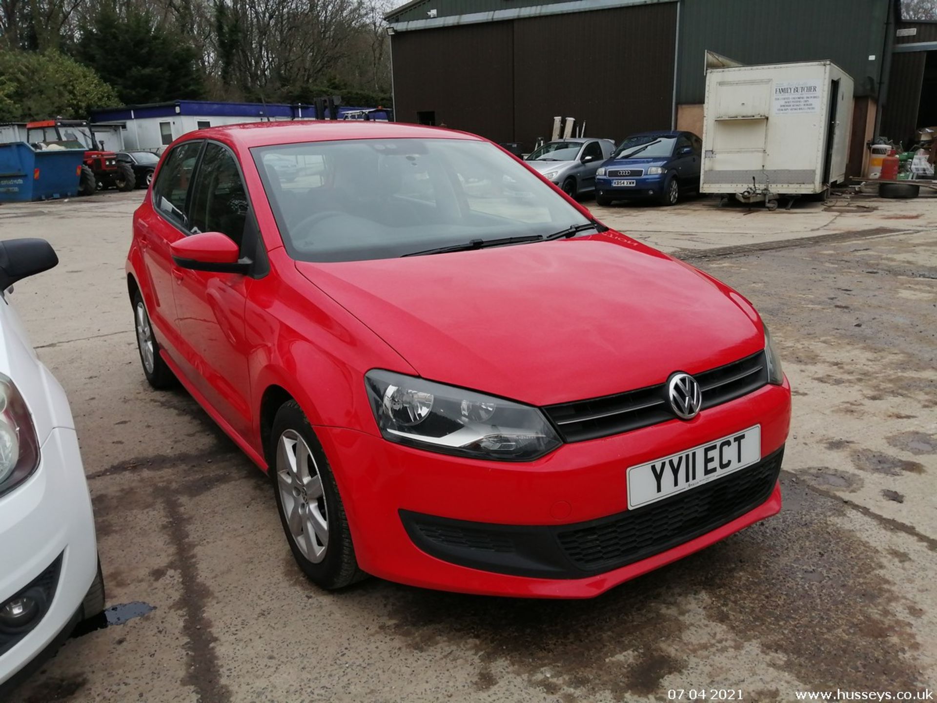 11/11 VOLKSWAGEN POLO SE TDI 75 - 1199cc 5dr Hatchback (Red, 118k) - Image 2 of 11