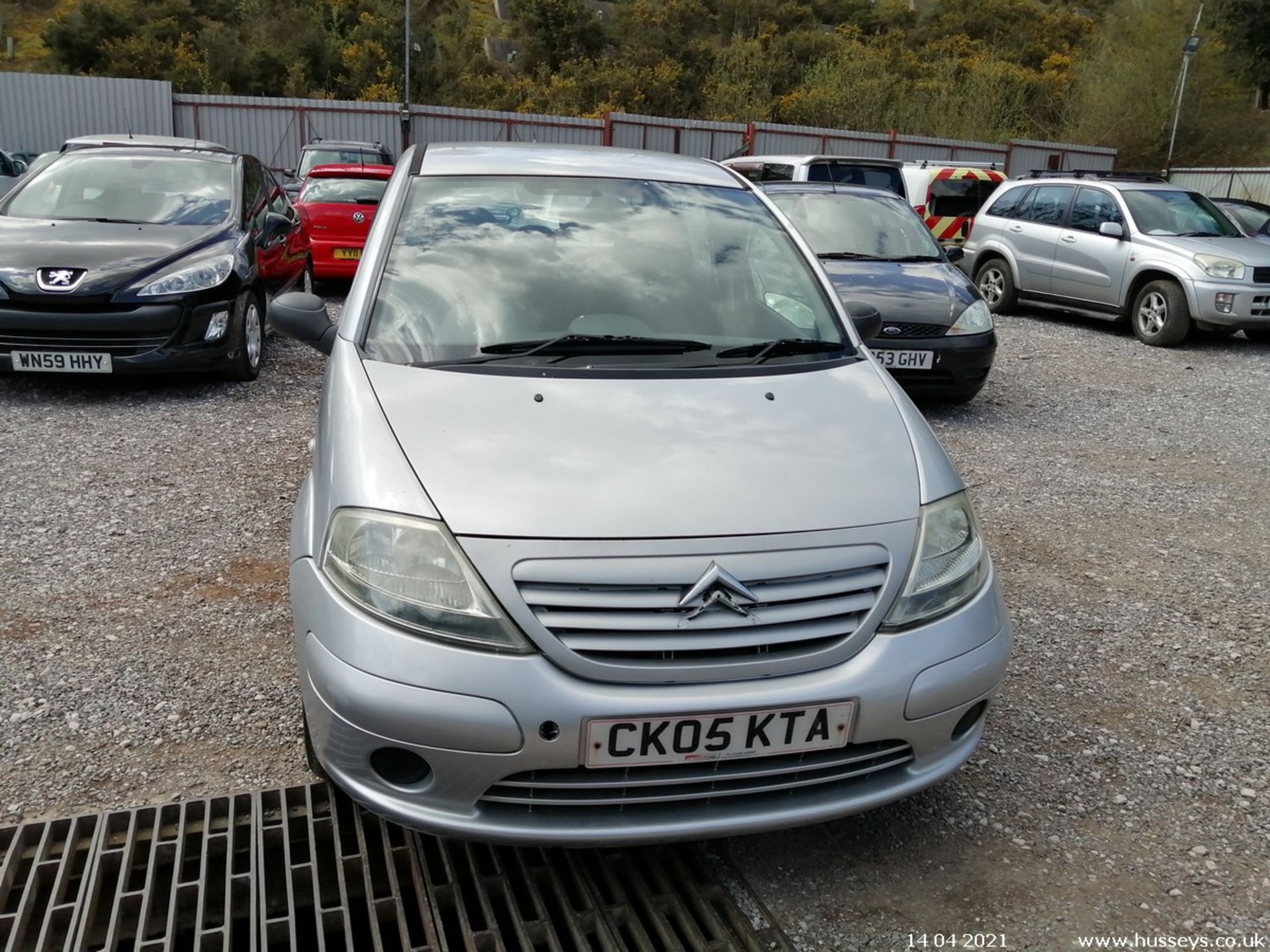 05/05 CITROEN C3 DESIRE - 1360cc 5dr Hatchback (Silver, 61k) - Image 2 of 13