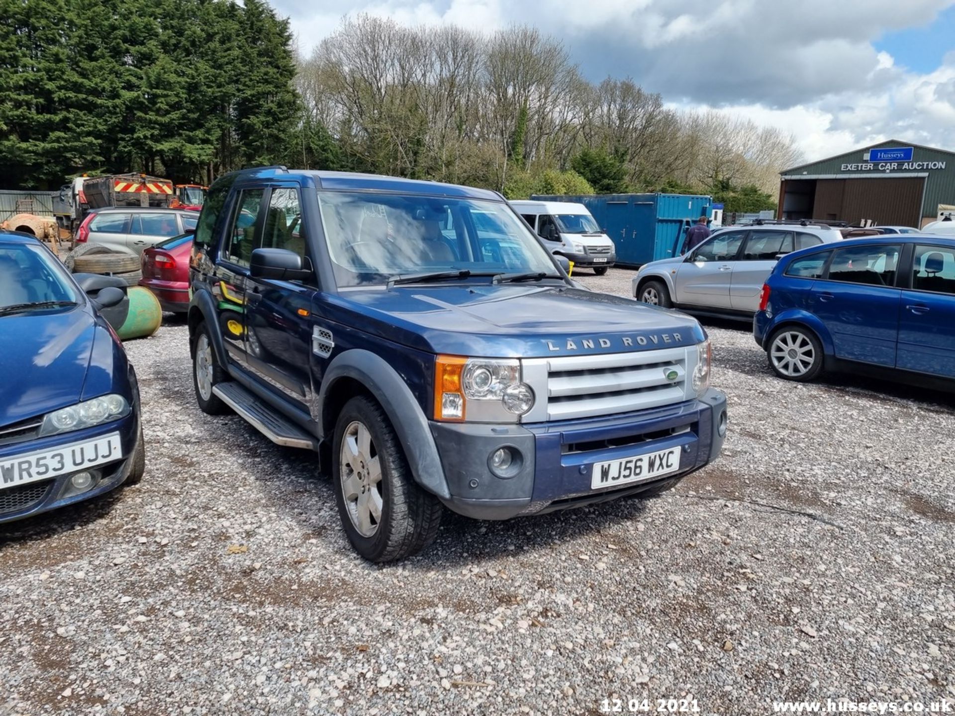 06/56 LAND ROVER DISCOVERY 3 TDV6 AUTO - 2720cc 5dr Estate (Blue, 161k) - Image 6 of 15