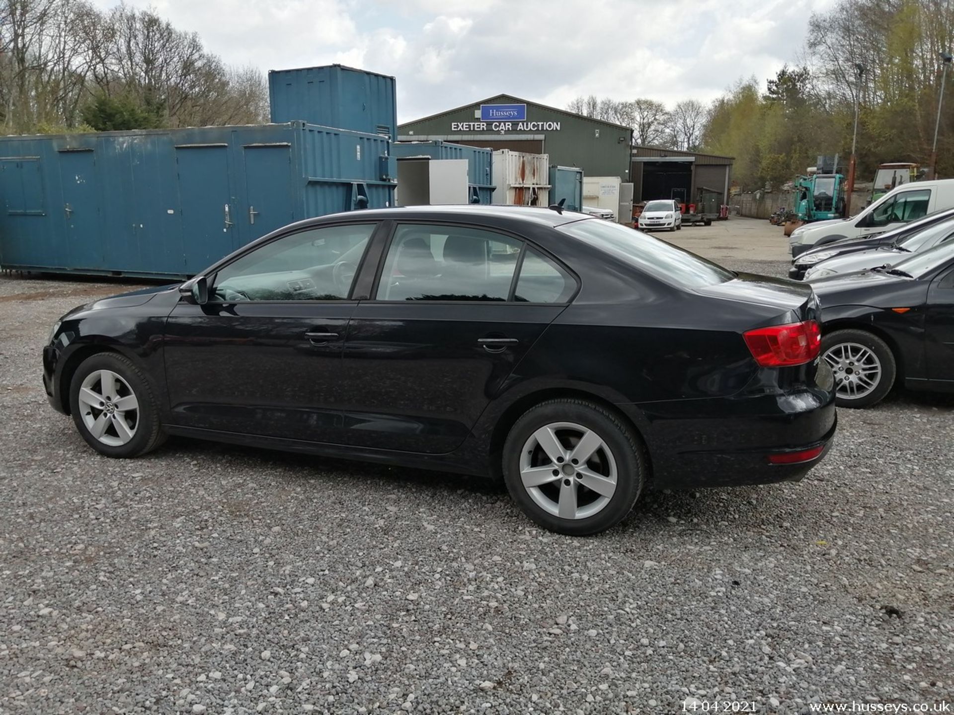 12/12 VOLKSWAGEN JETTA SE BLUEMOTION TECH - 1598cc 4dr Saloon (Black, 65k) - Image 6 of 14