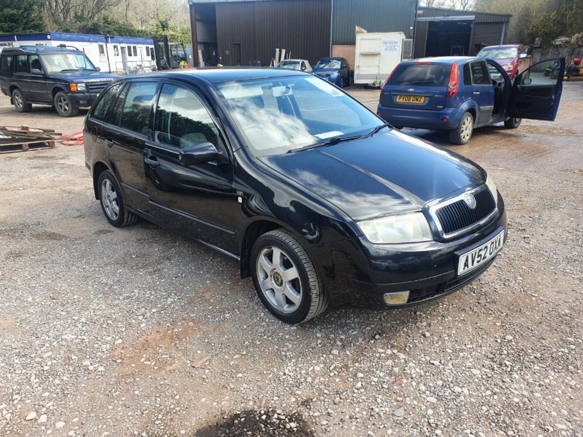 03/52 SKODA FABIA COMFORT TDI - 1896cc 5dr Estate (Black, 138k) - Image 2 of 6