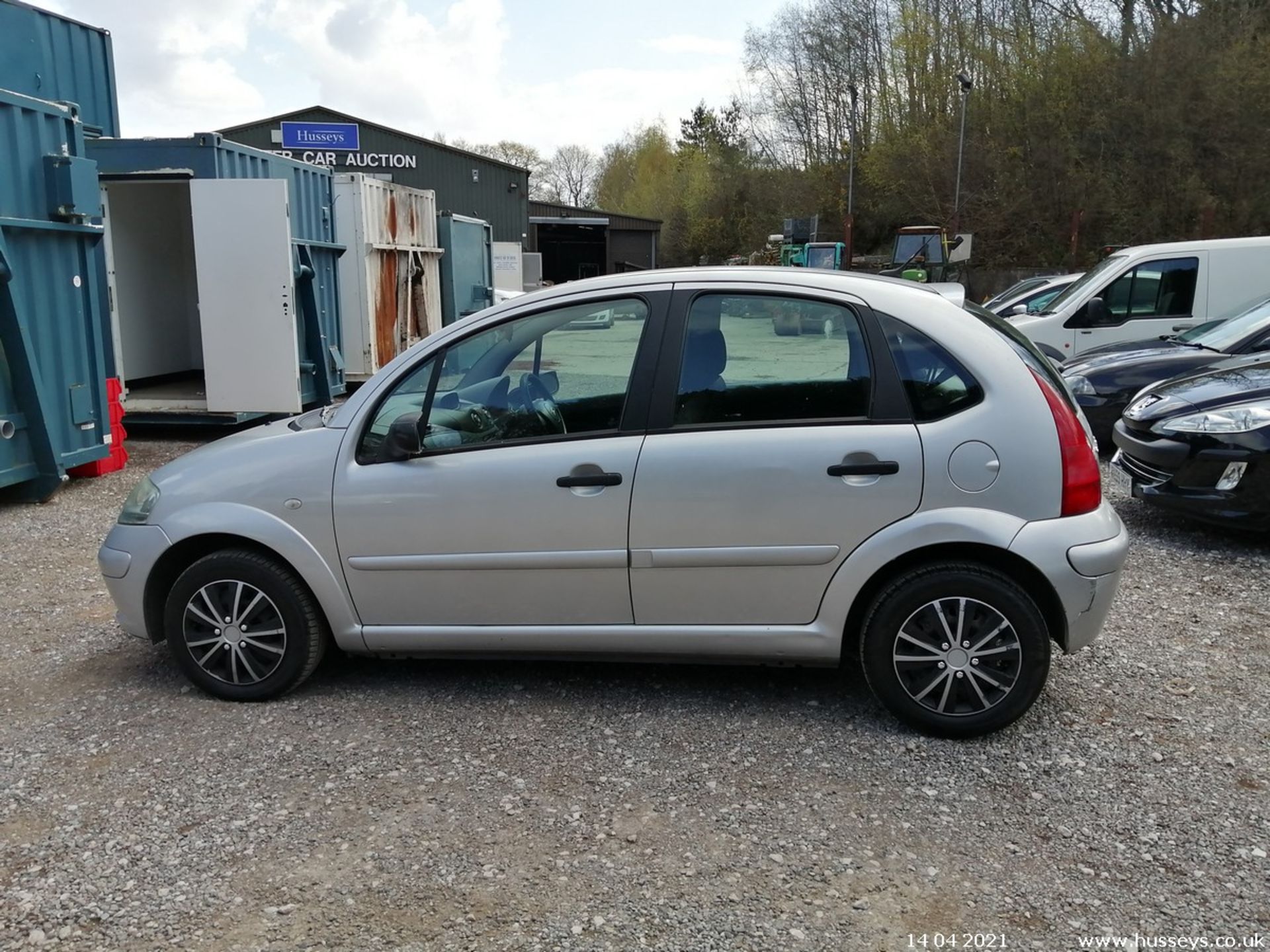 05/05 CITROEN C3 DESIRE - 1360cc 5dr Hatchback (Silver, 61k) - Image 5 of 13