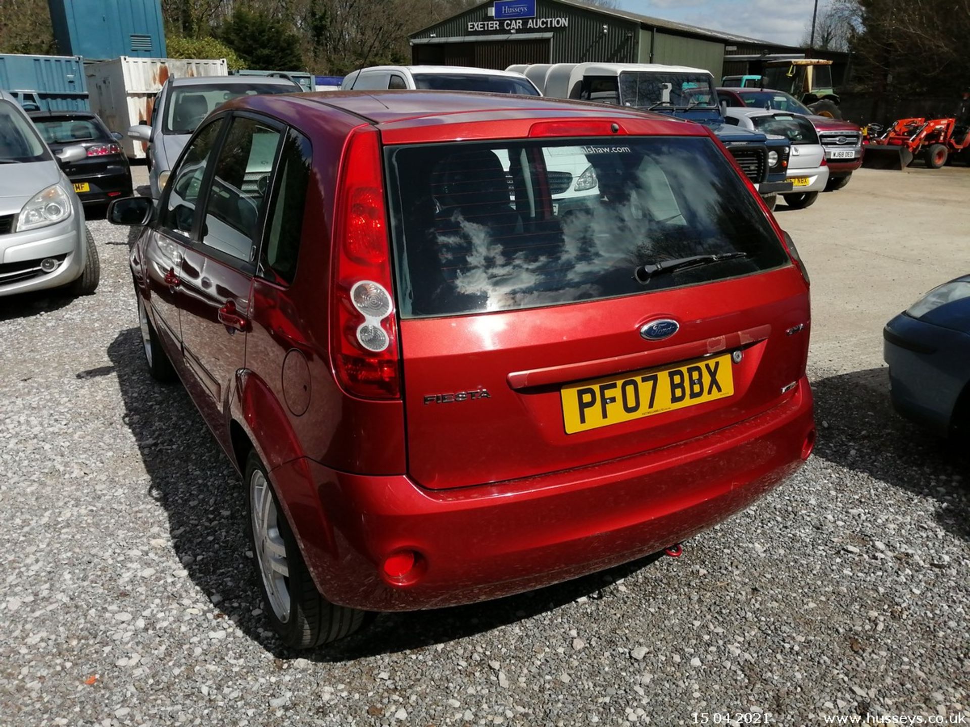 07/07 FORD FIESTA GHIA TDCI - 1399cc 5dr Hatchback (Red) - Image 6 of 13