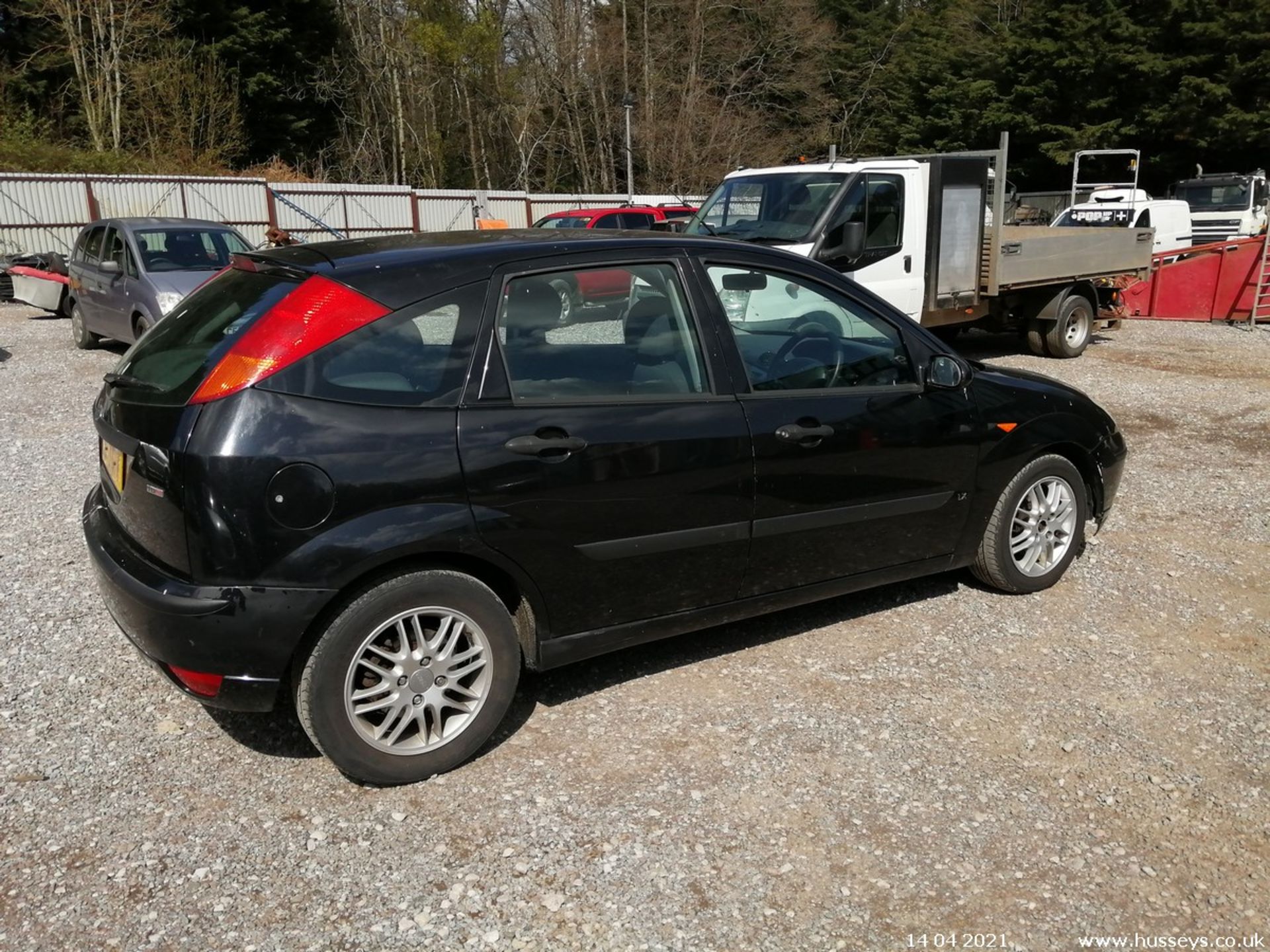 03/53 FORD FOCUS LX TDCI - 1753cc 5dr Hatchback (Black) - Image 9 of 14