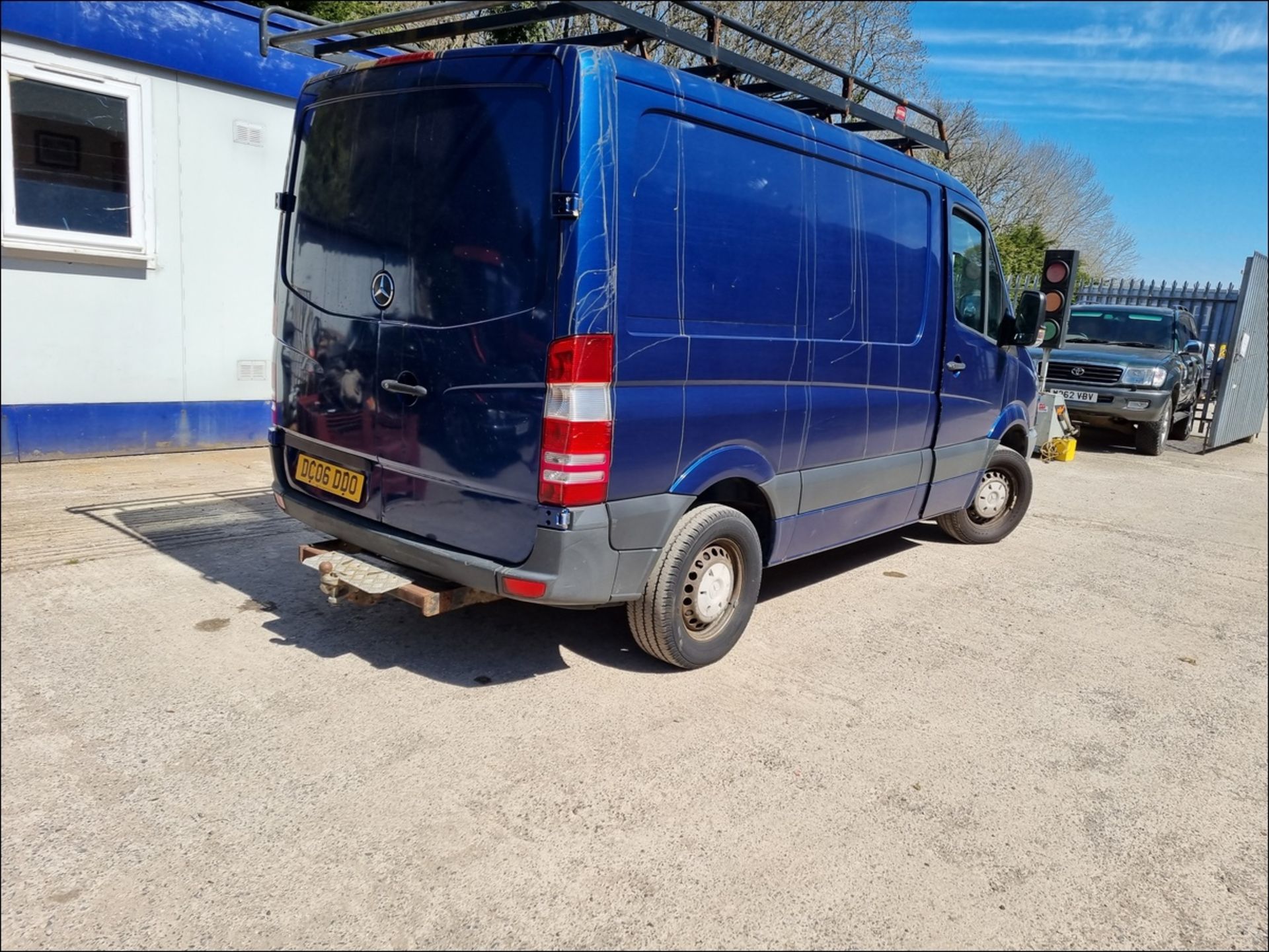 06/06 MERCEDES SPRINTER 211 CDI SWB - 2148cc Van (Blue) - Image 8 of 14