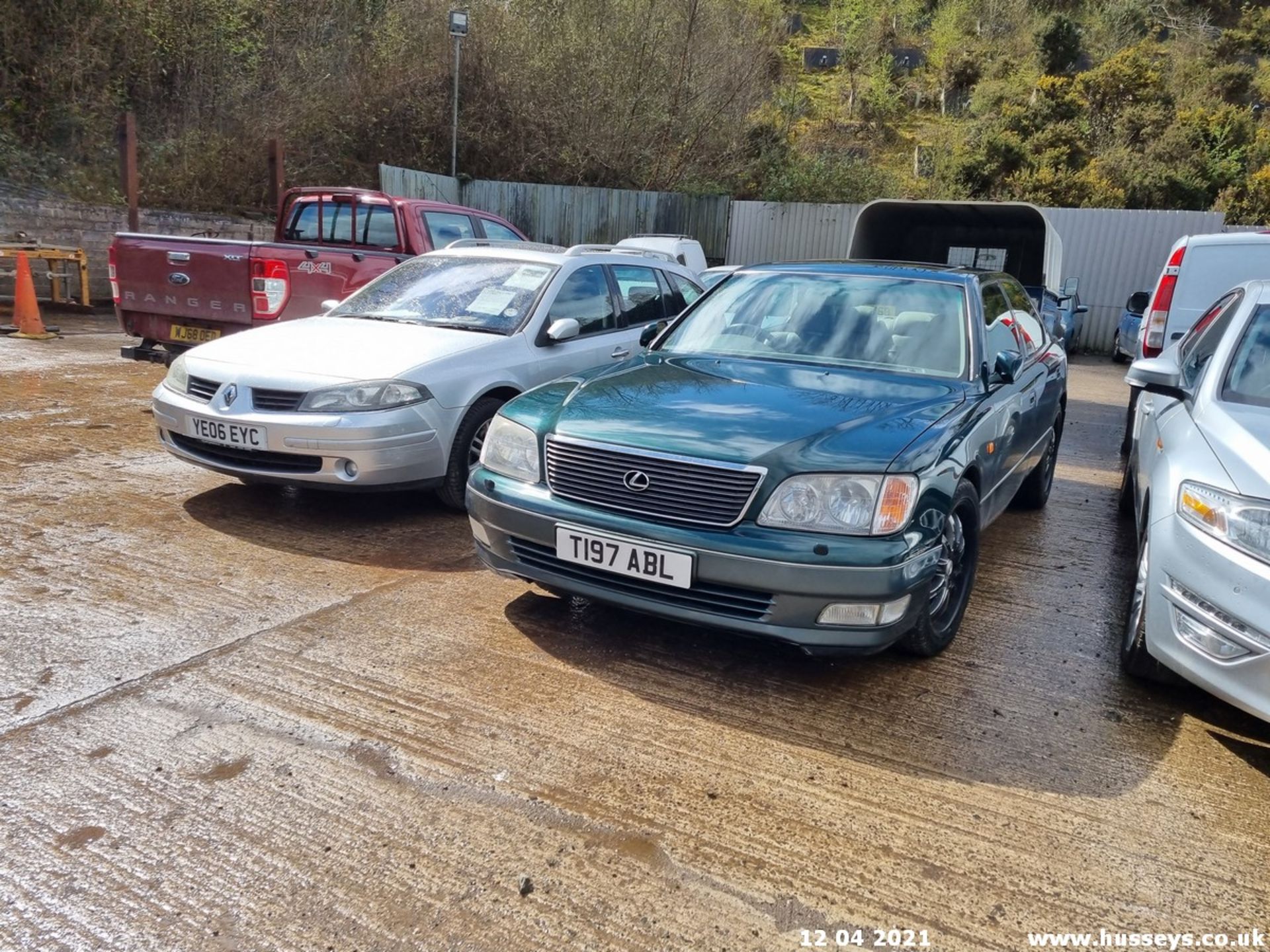 1999 LEXUS LS400 AUTO - 3969cc 4dr Saloon (Green, 215k) - Image 4 of 12