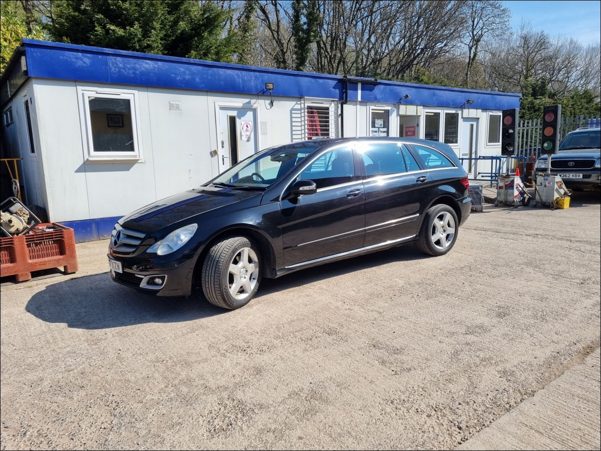 07/07 MERCEDES R320 L SPORT CDI A - 2987cc 5dr Estate (Black, 214k) - Image 2 of 14