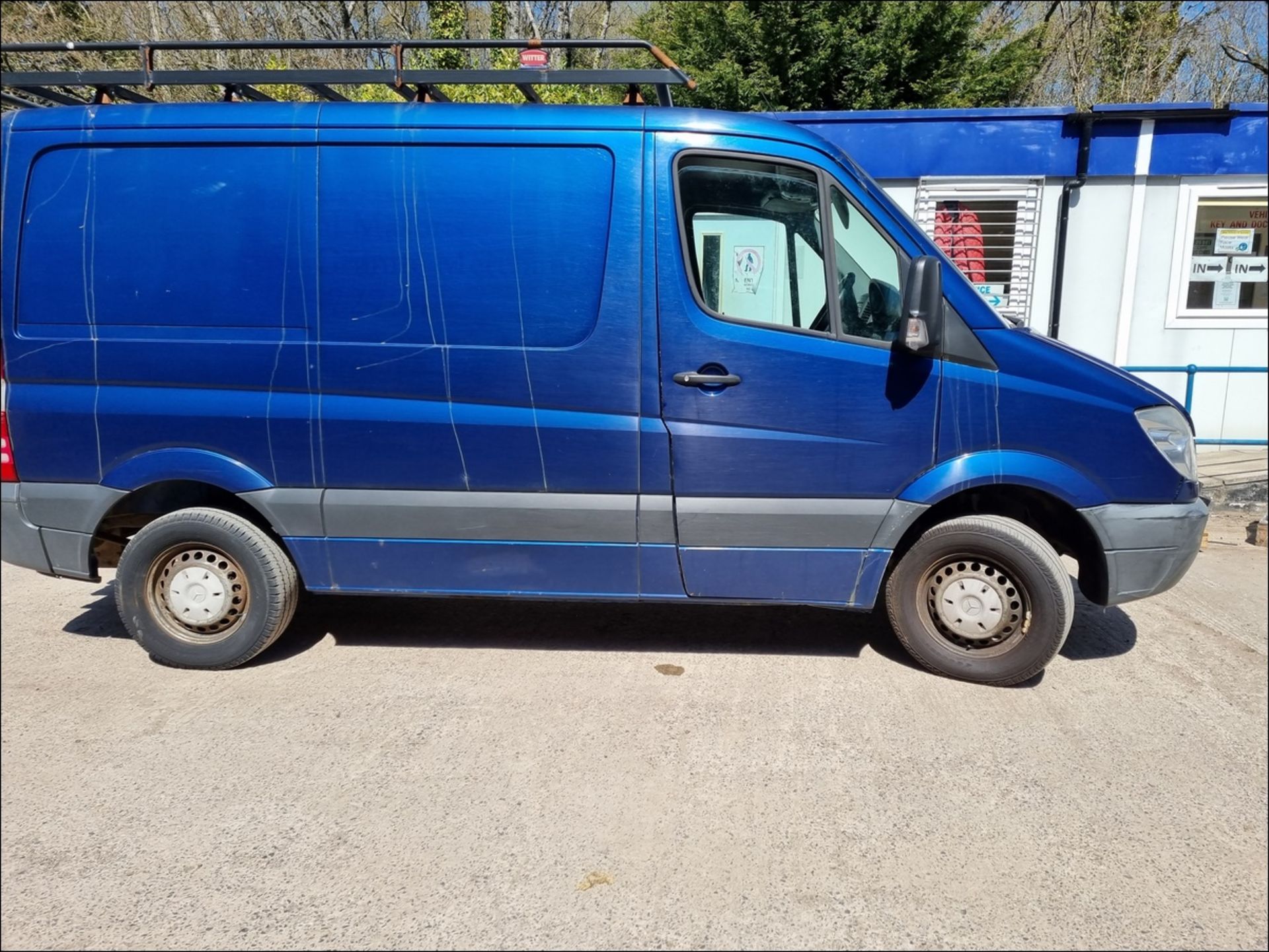 06/06 MERCEDES SPRINTER 211 CDI SWB - 2148cc Van (Blue) - Image 6 of 14