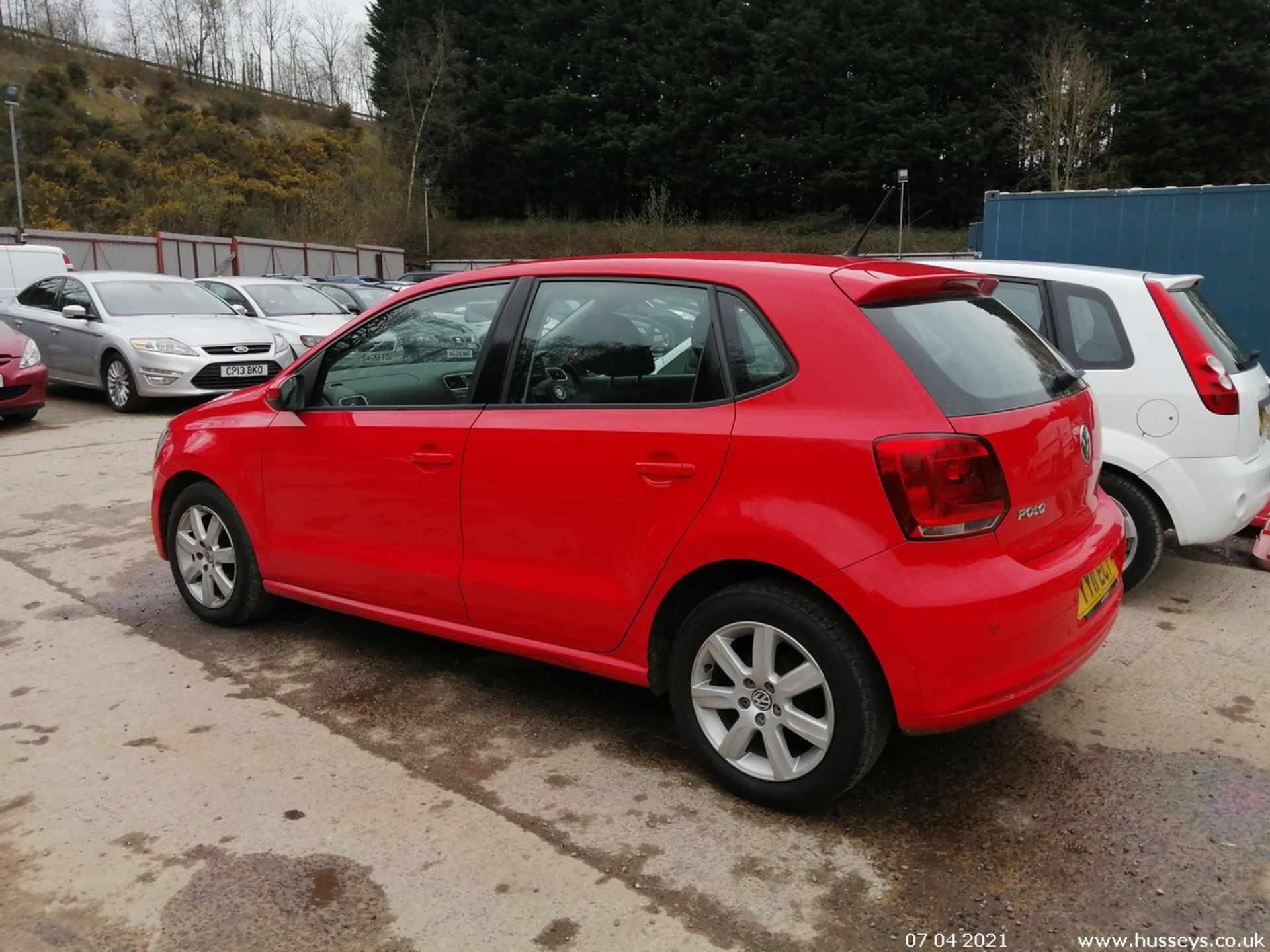 11/11 VOLKSWAGEN POLO SE TDI 75 - 1199cc 5dr Hatchback (Red, 118k) - Image 6 of 11