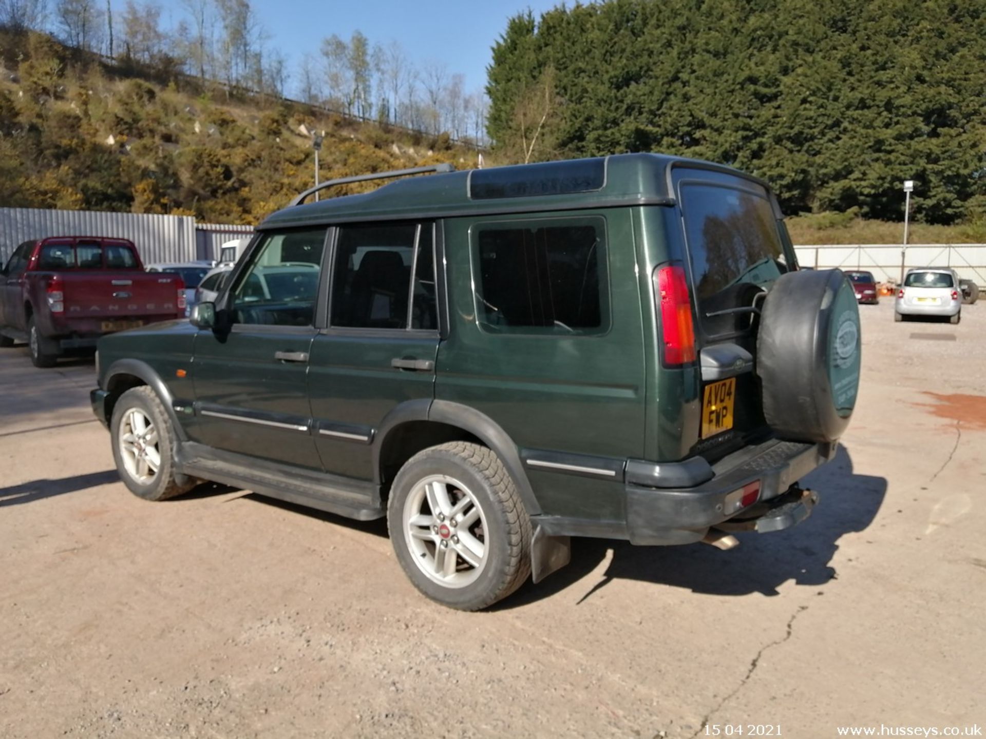 04/04 LAND ROVER DISCOVERY LANDMARK TD5 A - 2495cc 5dr Estate (Green) - Image 5 of 13