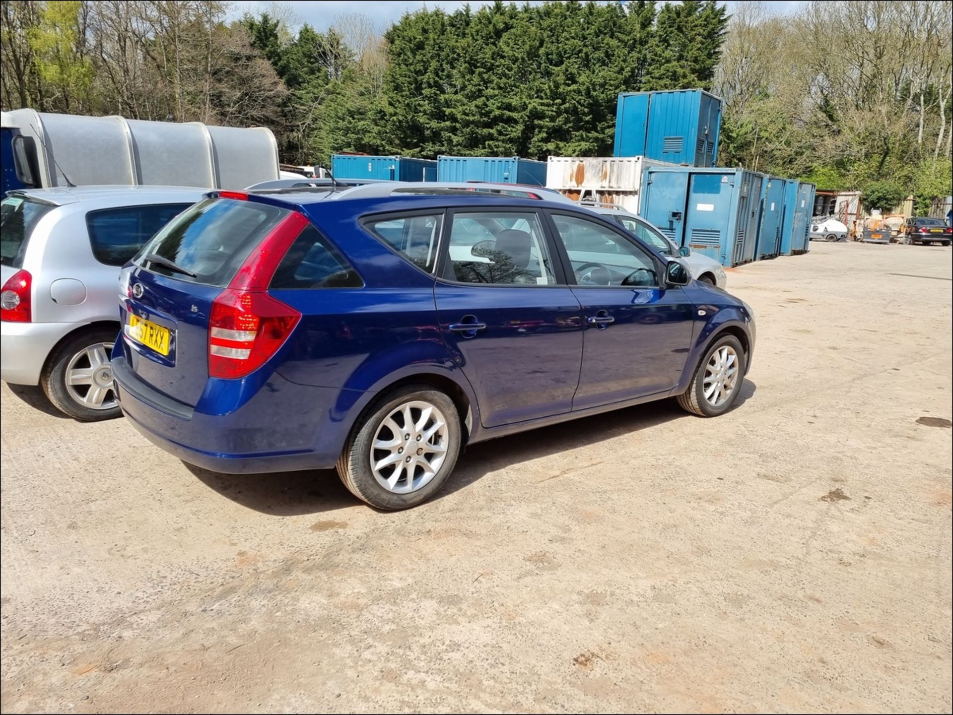 08/57 KIA CEE'D LS CRDI SW - 1582cc 5dr Estate (Blue, 79k) - Image 6 of 17