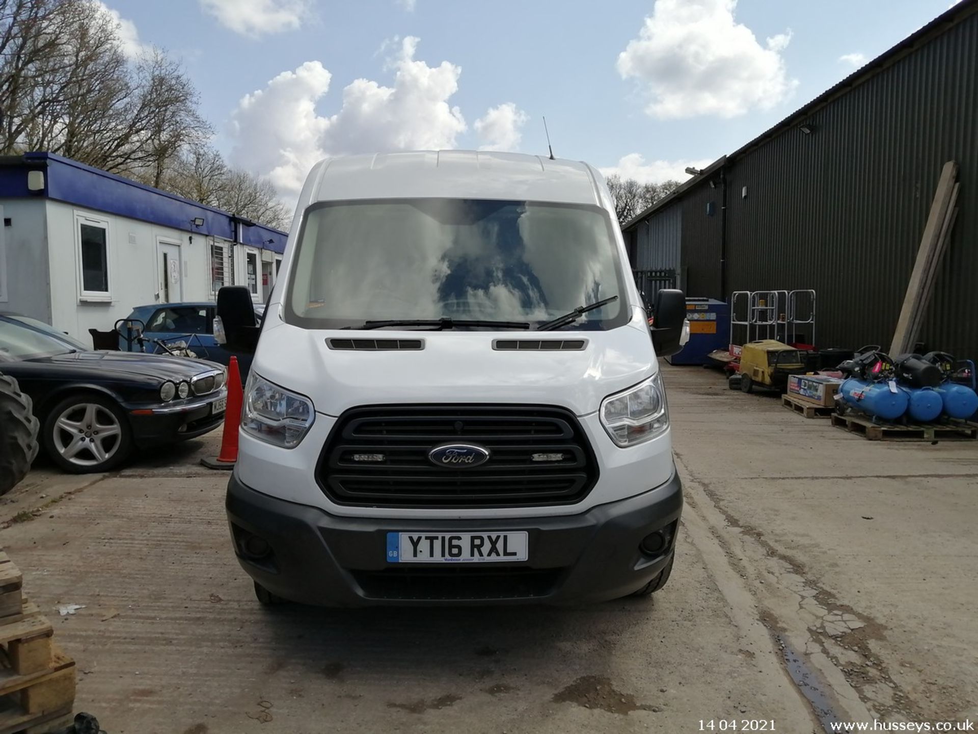 16/16 FORD TRANSIT 350 ECONETIC TECH 4x4 - 2198cc 5dr Van (White, 119k) - Image 3 of 14