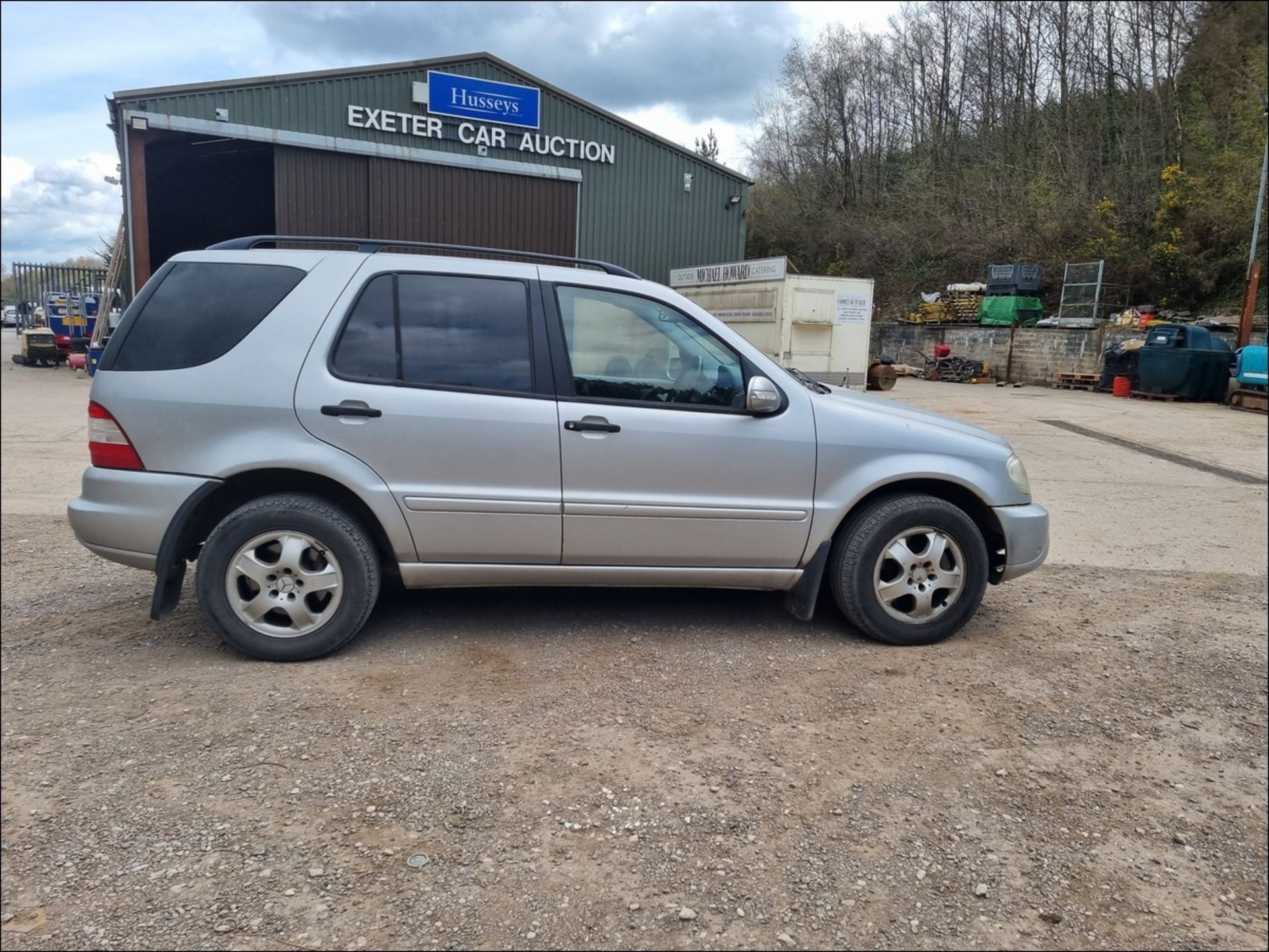 03/03 MERCEDES ML270 CDI AUTO - 2688cc 5dr Estate (Silver, 167k) - Image 8 of 17