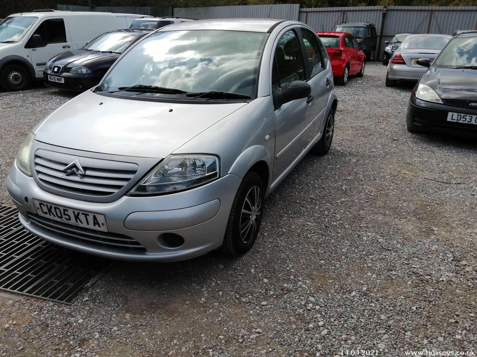 05/05 CITROEN C3 DESIRE - 1360cc 5dr Hatchback (Silver, 61k) - Image 3 of 13