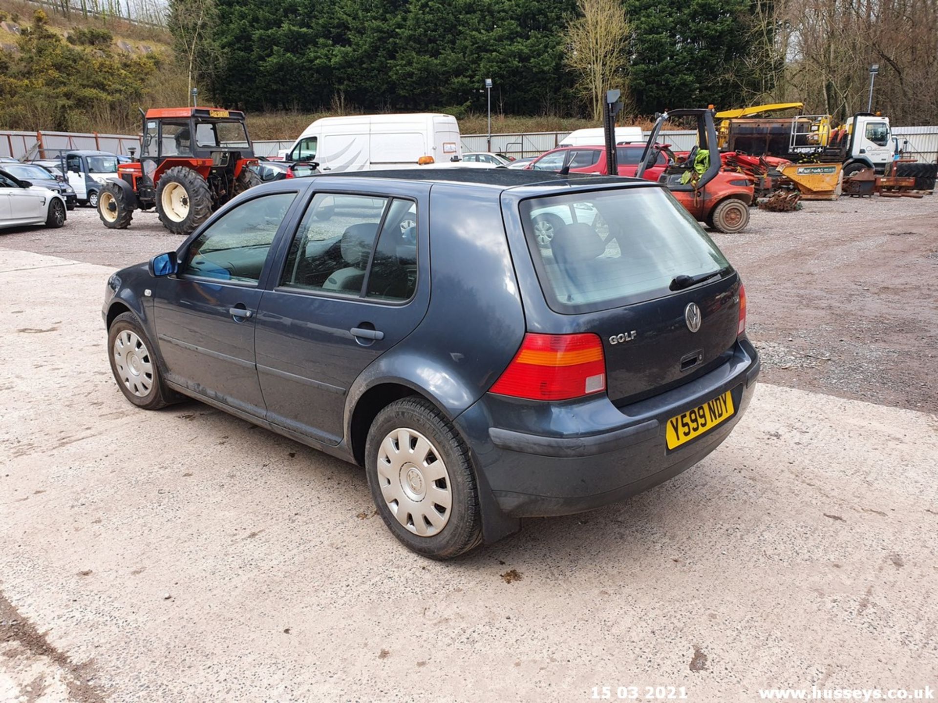 2001 VOLKSWAGEN GOLF SE TDI - 1896cc 5dr Hatchback (Grey, 146k) - Image 3 of 13