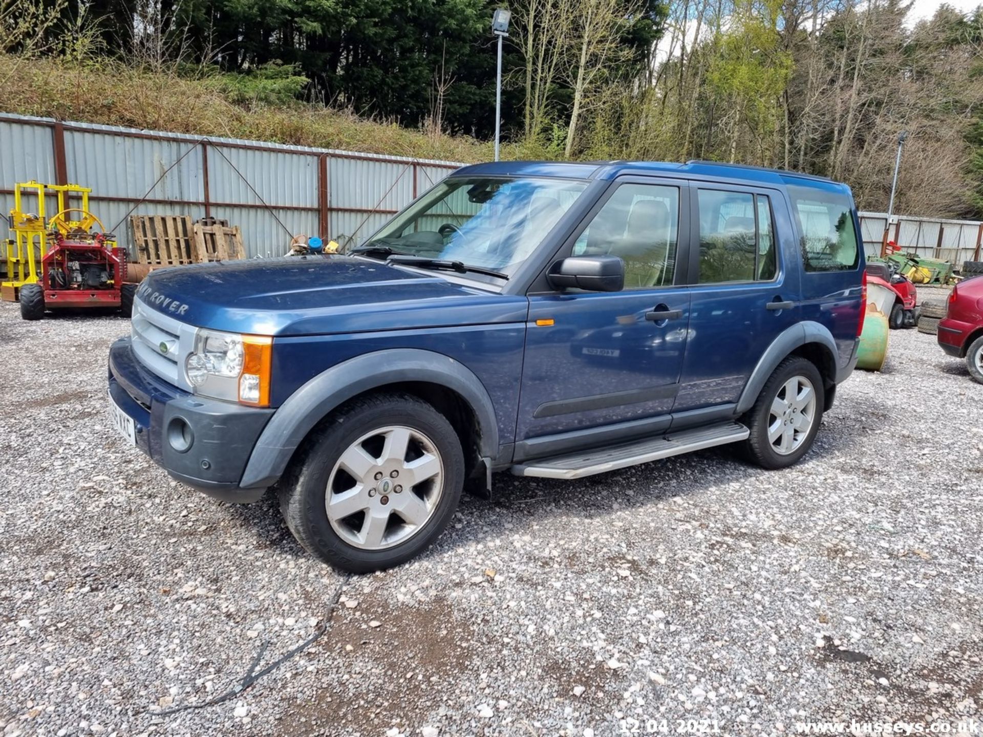 06/56 LAND ROVER DISCOVERY 3 TDV6 AUTO - 2720cc 5dr Estate (Blue, 161k) - Image 3 of 15