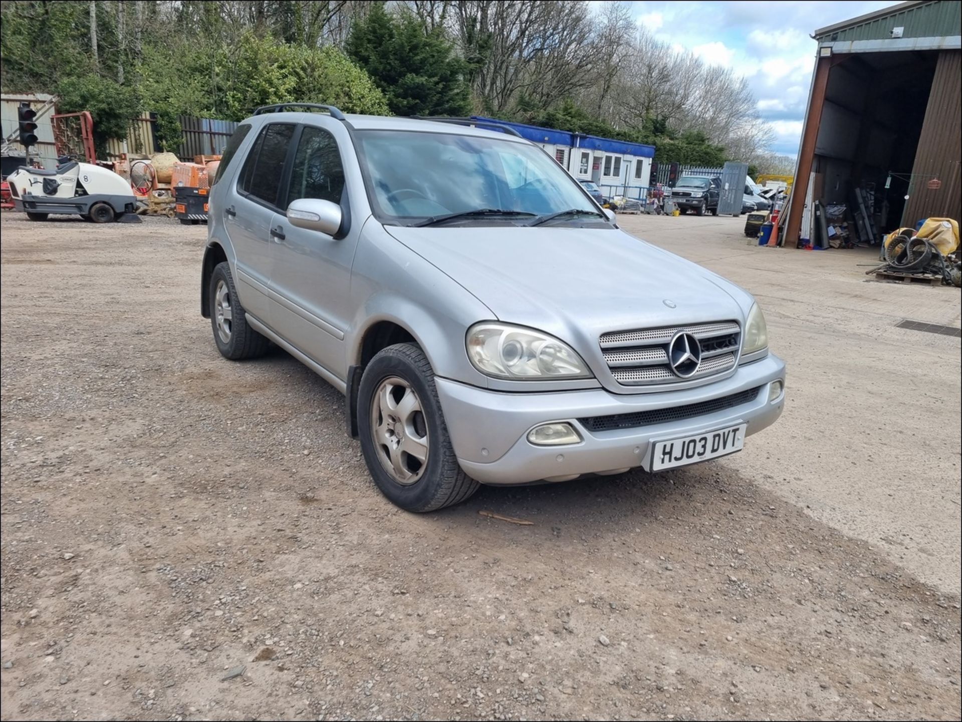 03/03 MERCEDES ML270 CDI AUTO - 2688cc 5dr Estate (Silver, 167k) - Image 5 of 17