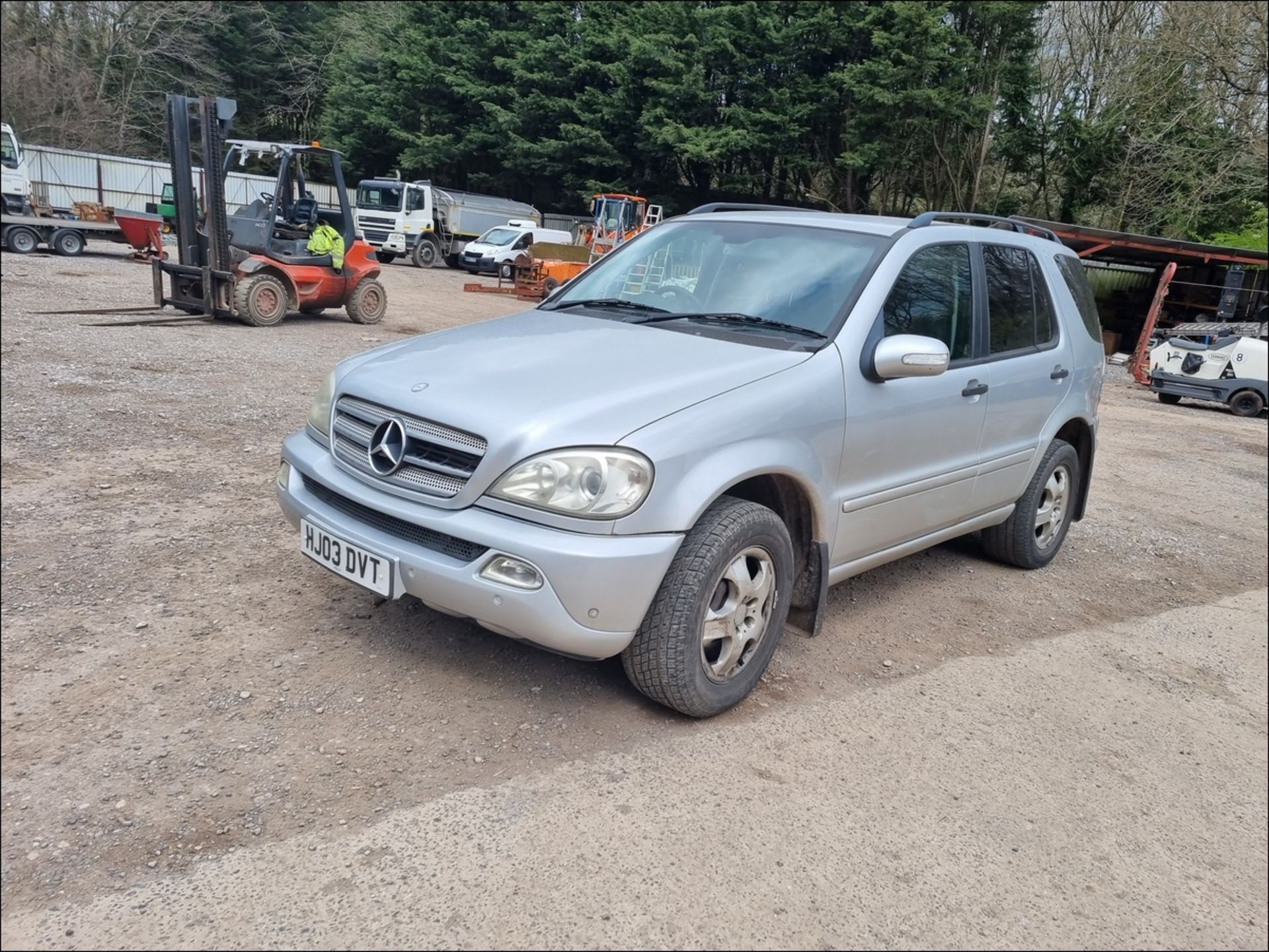 03/03 MERCEDES ML270 CDI AUTO - 2688cc 5dr Estate (Silver, 167k) - Image 2 of 17