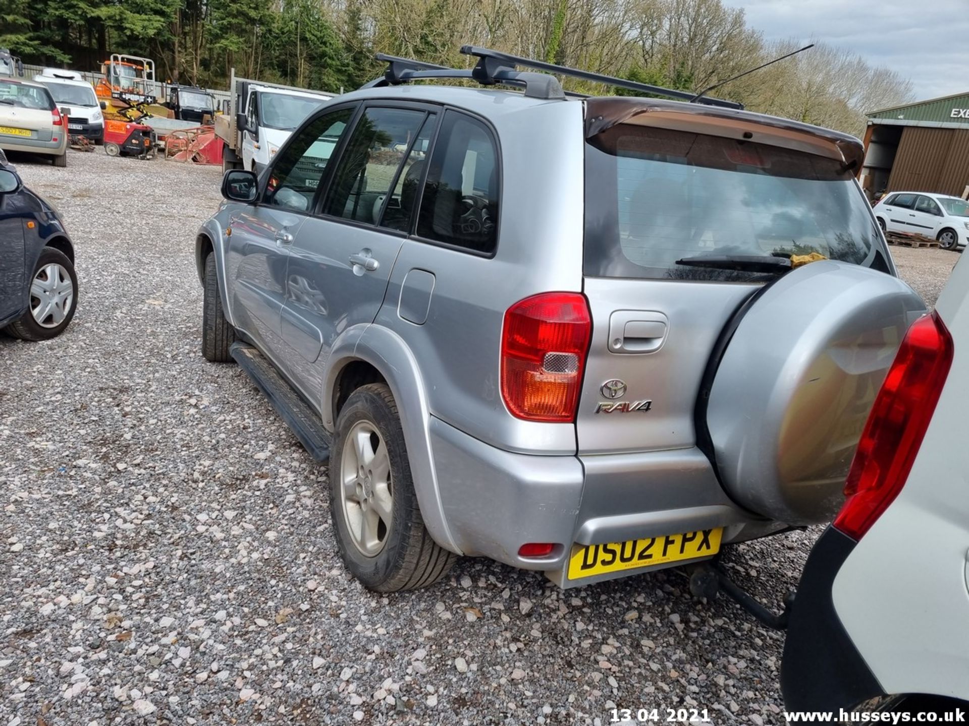 02/02 TOYOTA RAV4 VX VVTI AUTO - 1998cc 5dr Estate (Silver, 74k) - Image 7 of 10