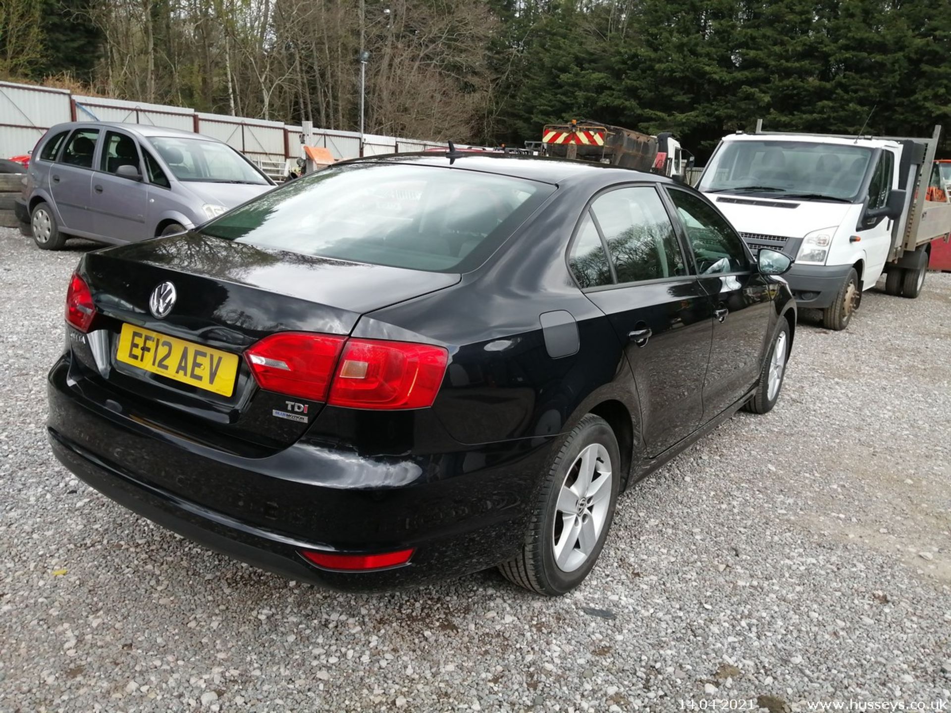 12/12 VOLKSWAGEN JETTA SE BLUEMOTION TECH - 1598cc 4dr Saloon (Black, 65k) - Image 9 of 14