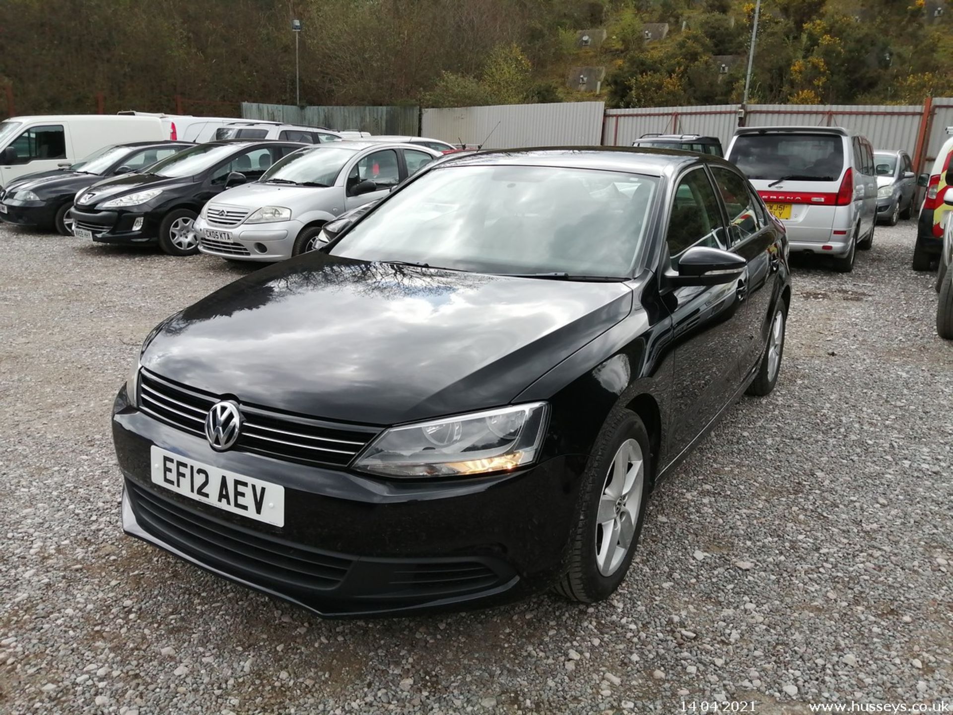 12/12 VOLKSWAGEN JETTA SE BLUEMOTION TECH - 1598cc 4dr Saloon (Black, 65k) - Image 3 of 14