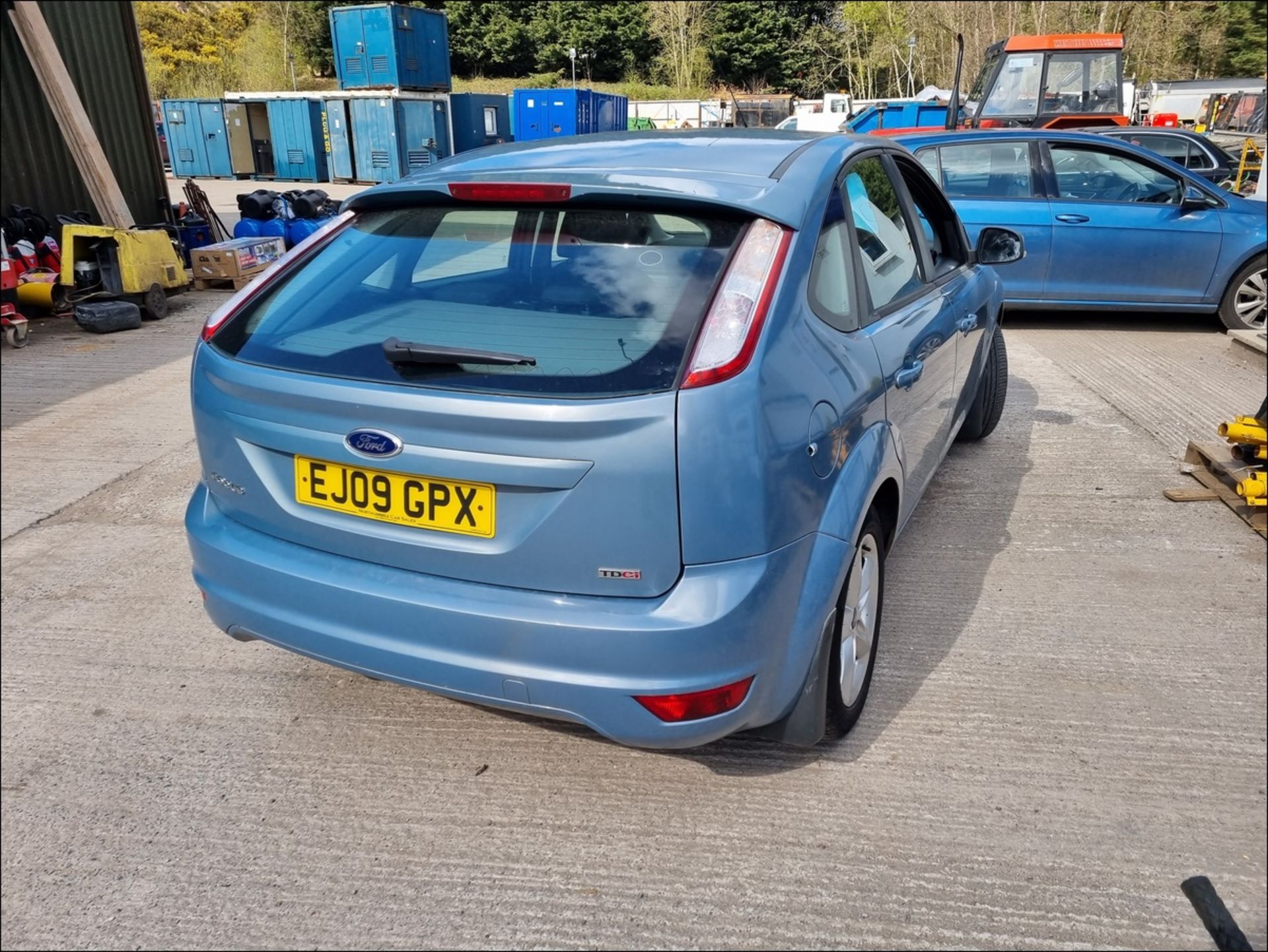 09/09 FORD FOCUS ZETEC TDCI 109 - 1560cc 5dr Hatchback (Blue, 91k) - Image 8 of 15