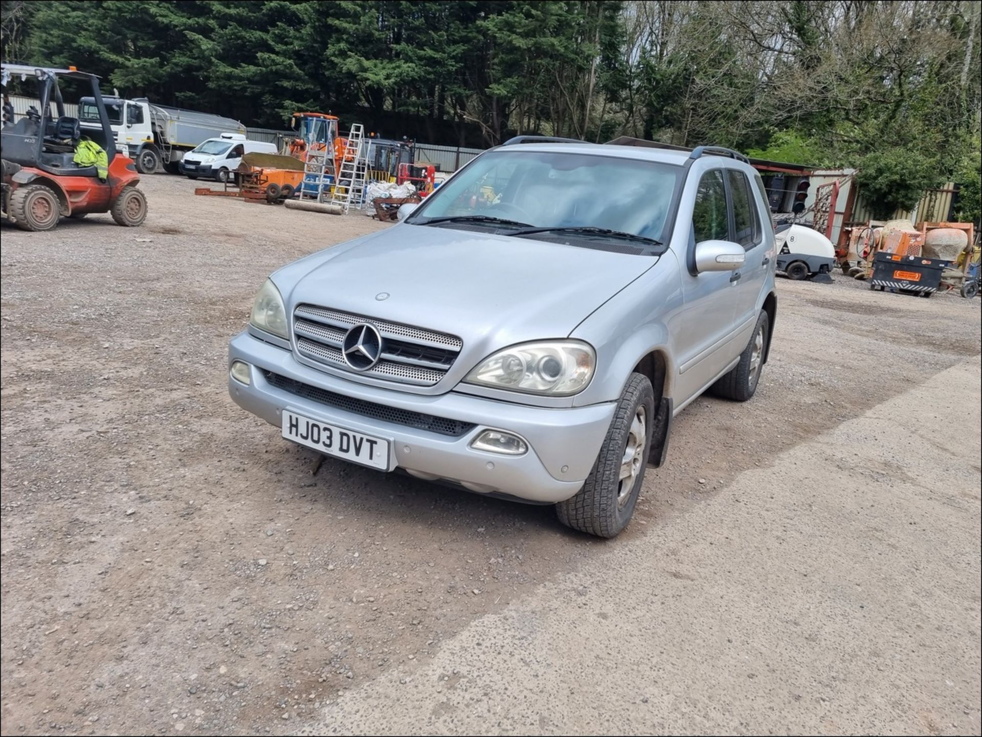 03/03 MERCEDES ML270 CDI AUTO - 2688cc 5dr Estate (Silver, 167k) - Image 3 of 17