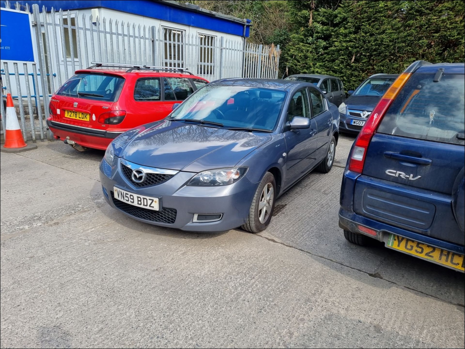 09/59 MAZDA 3 ANTARES D - 1560cc 4dr Saloon (Grey, 118k) - Image 4 of 13