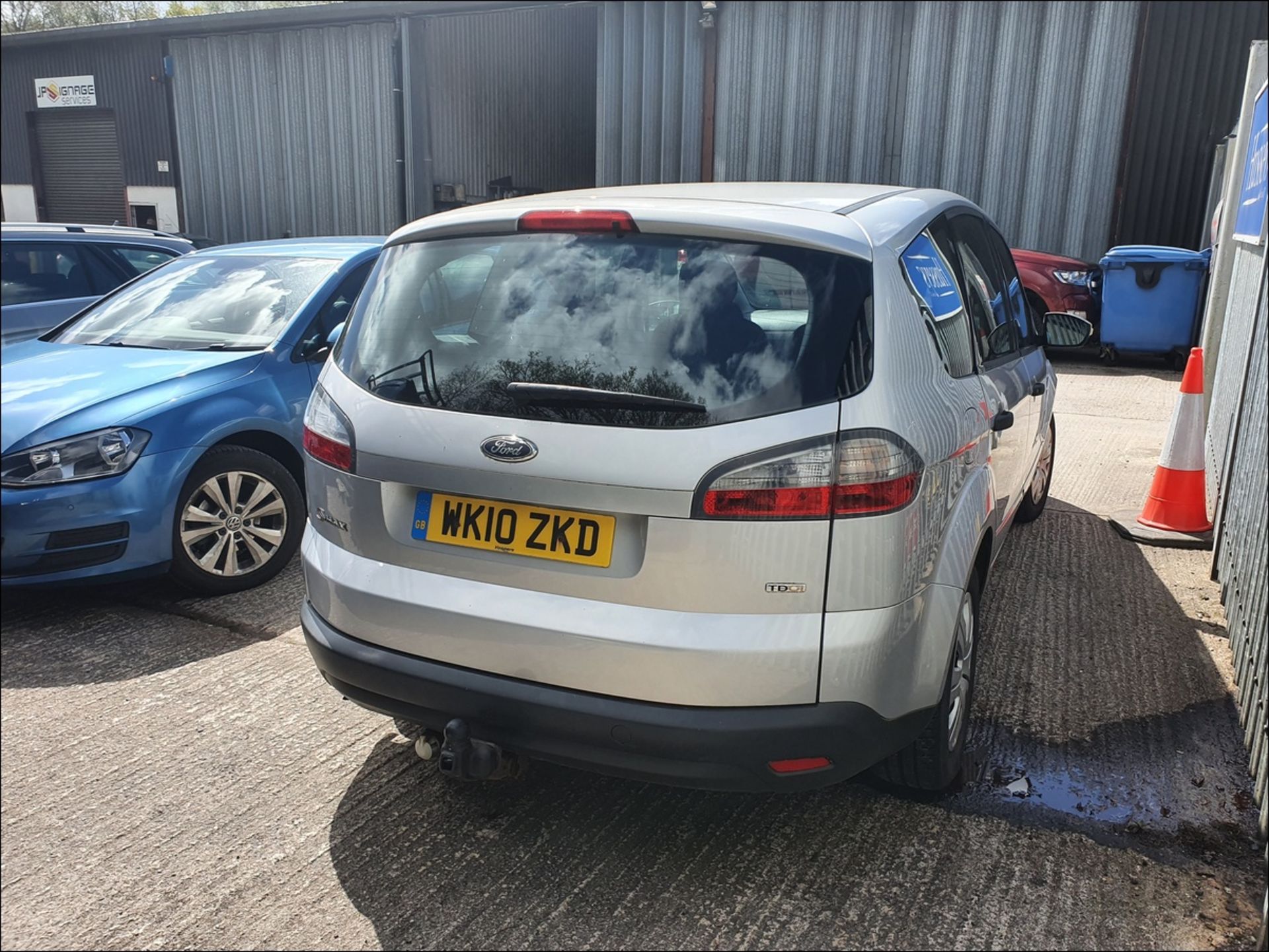 10/10 FORD S-MAX TDCI - 1753cc 5dr MPV (Silver, 136k) - Image 4 of 14