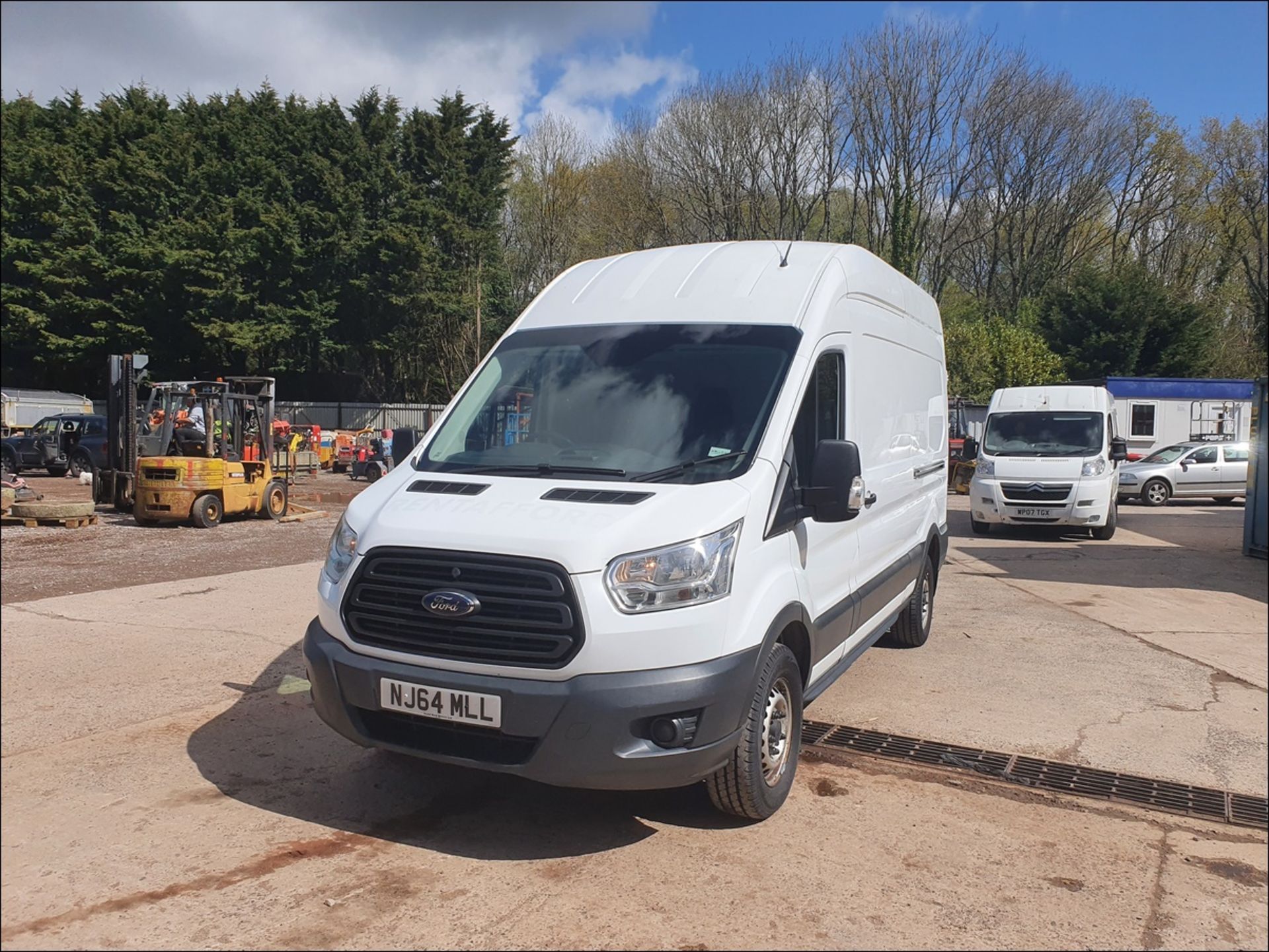 14/64 FORD TRANSIT 350 - 2198cc 5dr Van (White, 132k) - Image 4 of 13