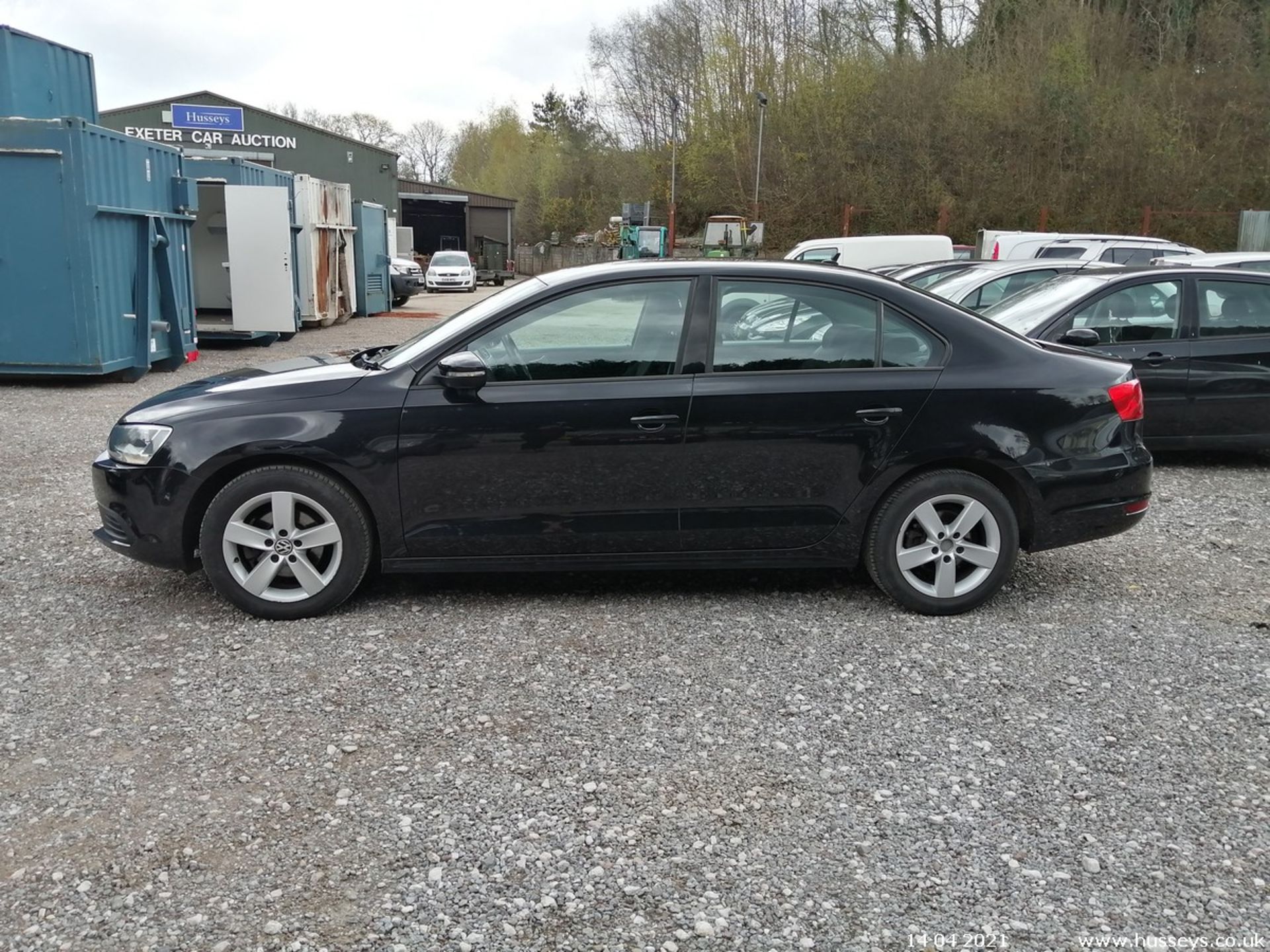 12/12 VOLKSWAGEN JETTA SE BLUEMOTION TECH - 1598cc 4dr Saloon (Black, 65k) - Image 5 of 14