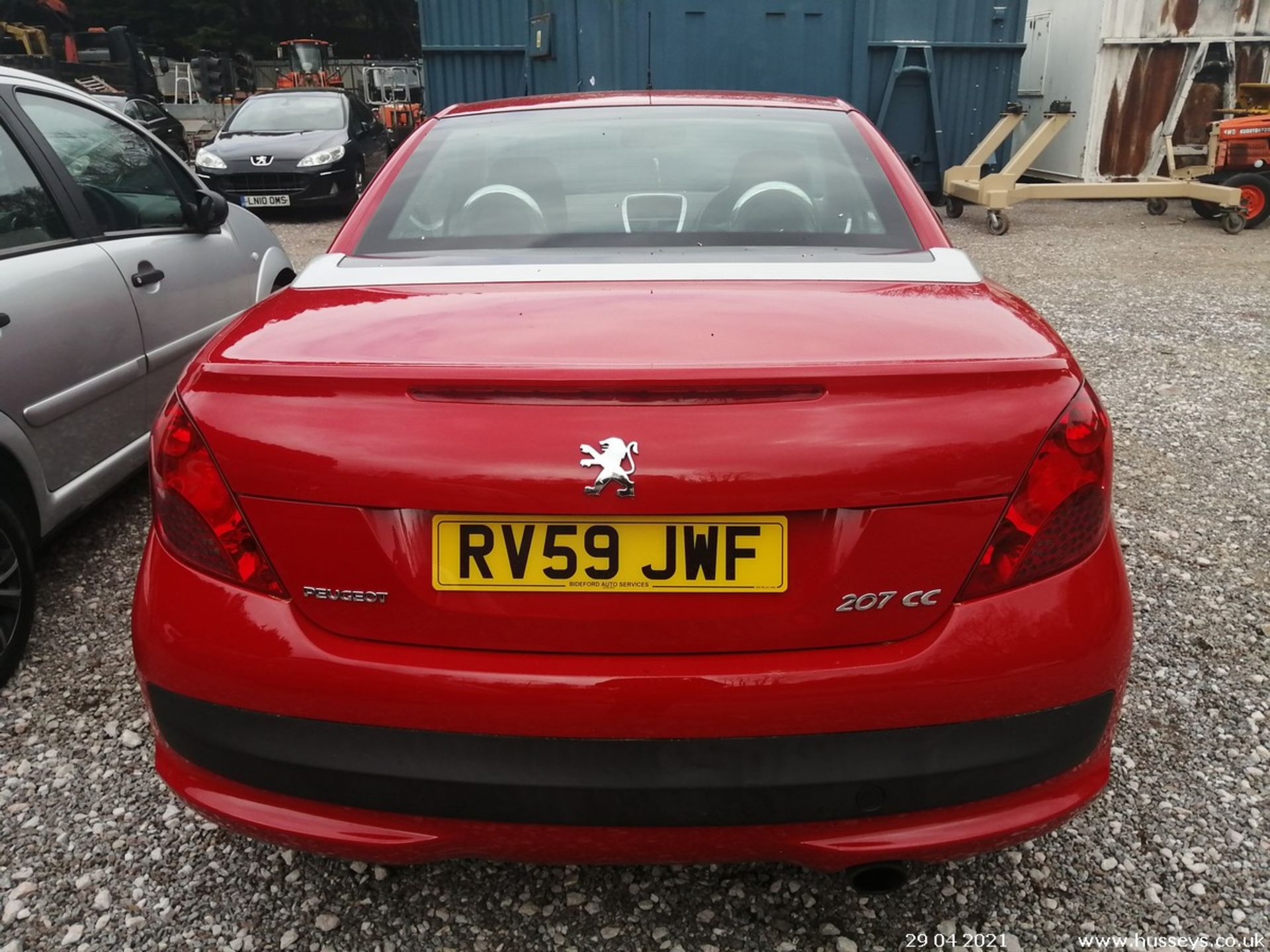 09/59 PEUGEOT 207 XR CC - 1598cc 2dr Convertible (Red, 109k) - Image 5 of 11