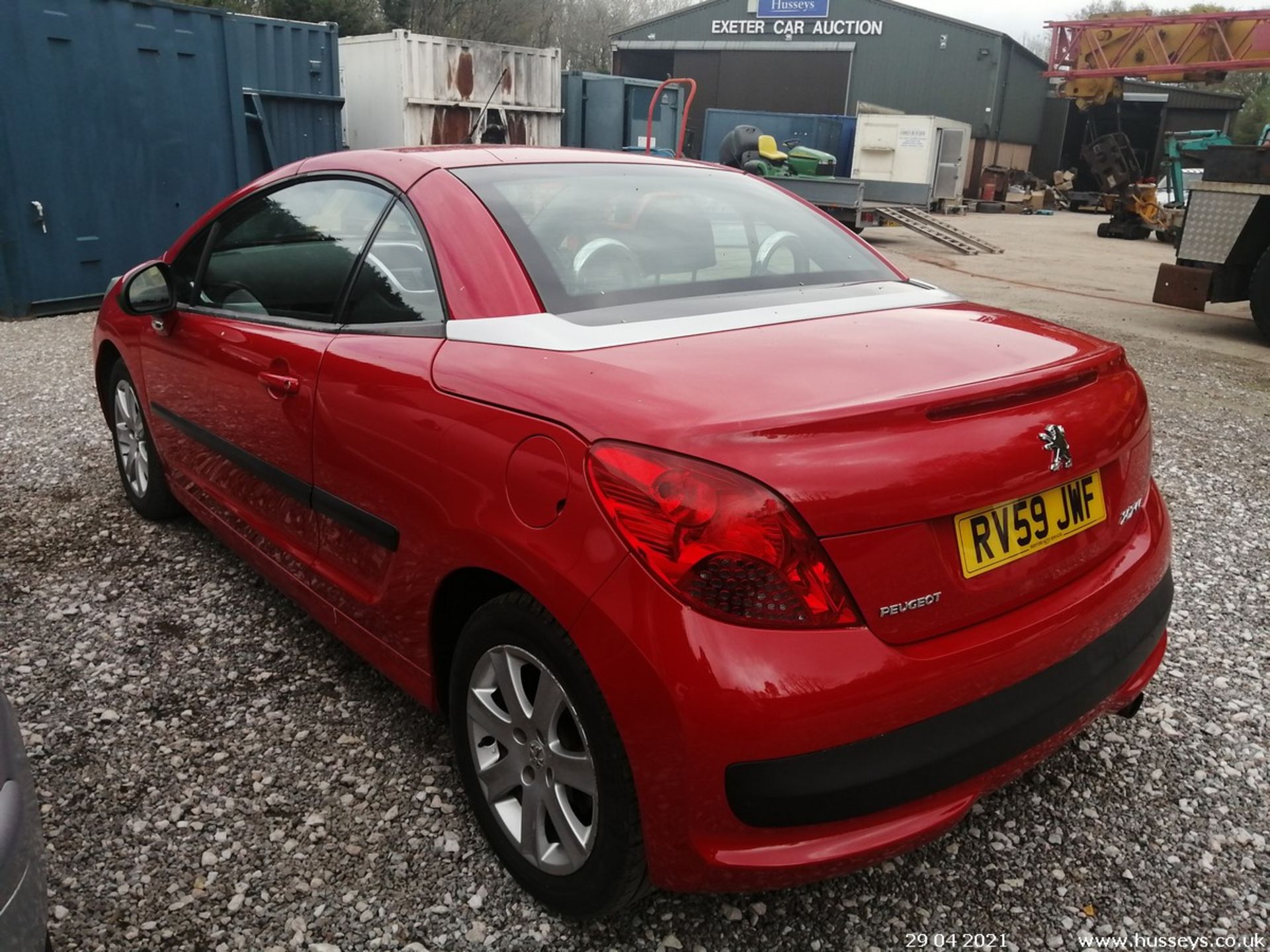 09/59 PEUGEOT 207 XR CC - 1598cc 2dr Convertible (Red, 109k) - Image 4 of 11