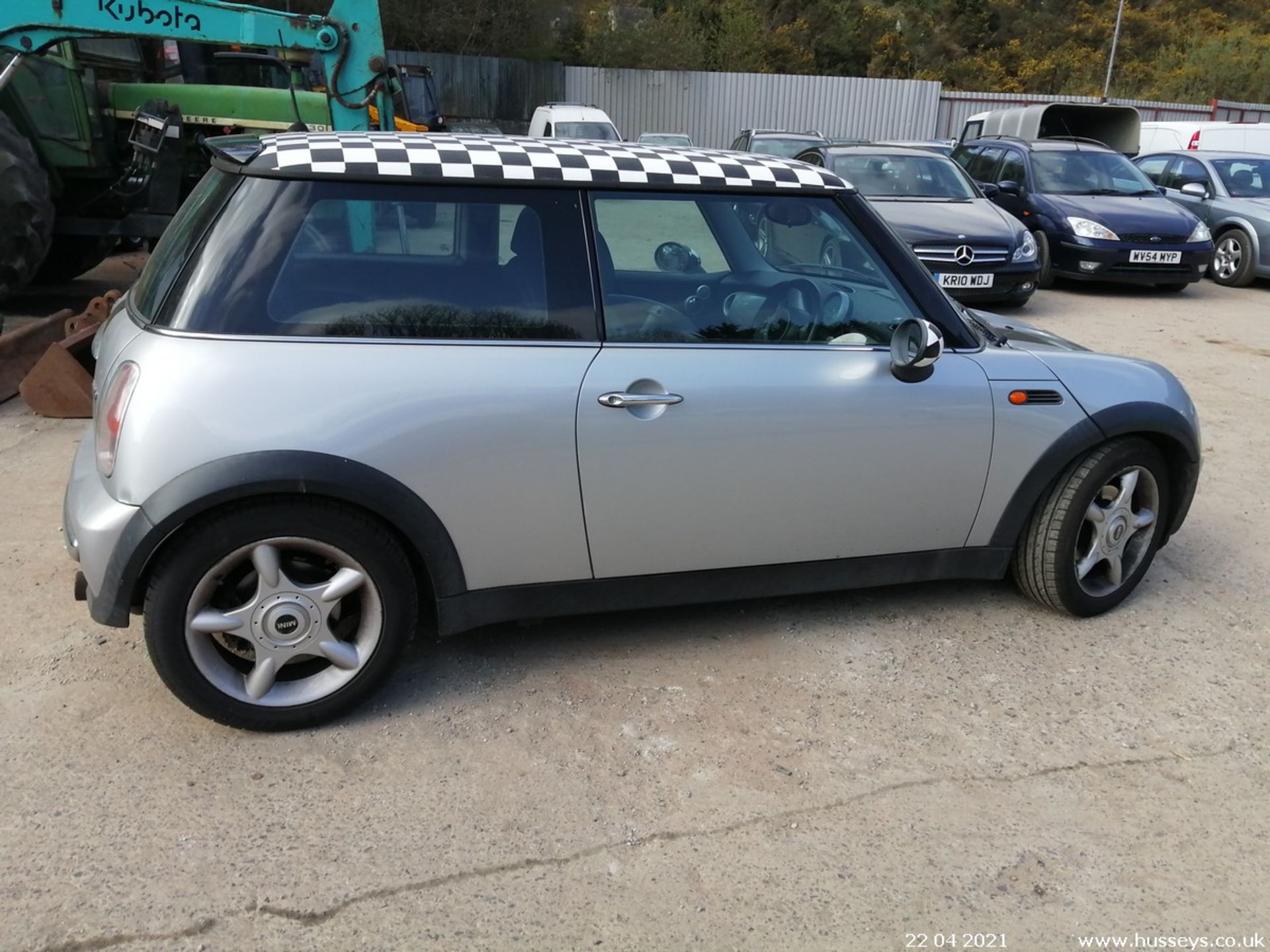 04/04 MINI MINI COOPER - 1598cc 3dr Hatchback (Silver) - Image 8 of 12