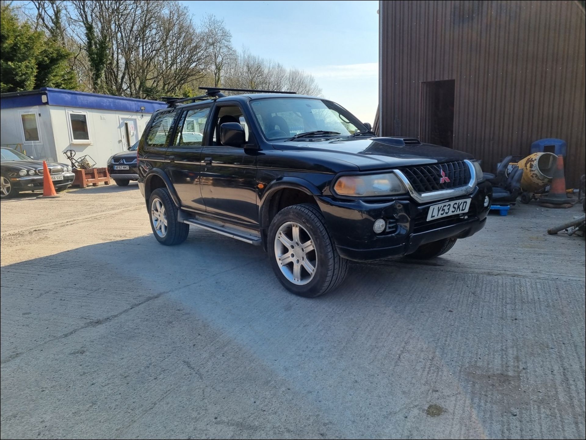 04/53 MITSUBISHI SHOGUN - 2477cc 5dr Estate (Black, 123k) - Image 13 of 14