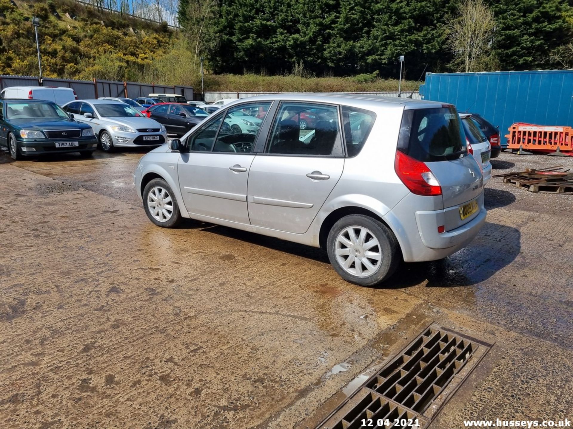 09/09 RENAULT SCENIC DYN VVT - 1598cc 5dr MPV (Silver, 92k) - Image 6 of 15