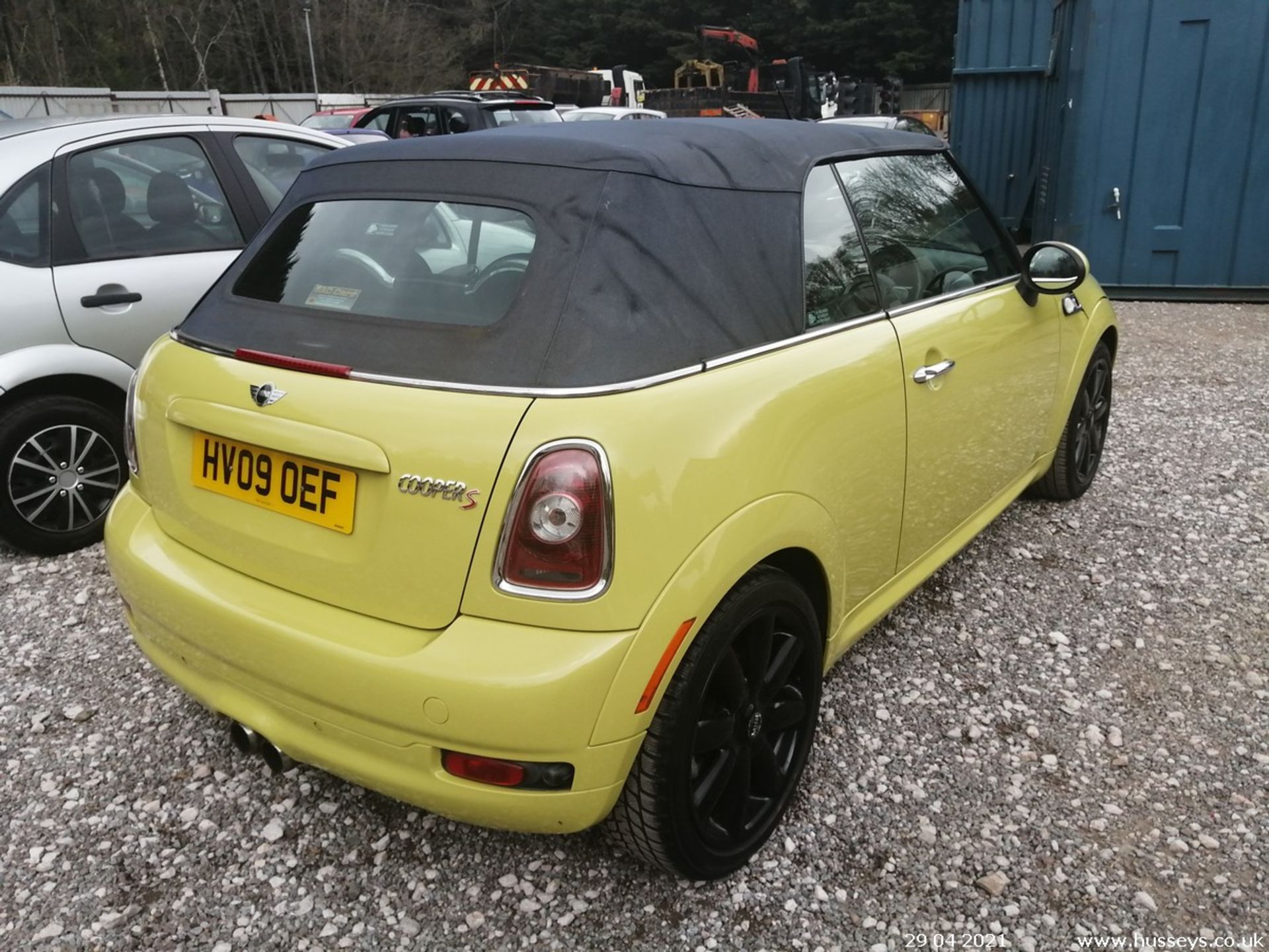 09/09 MINI COOPER S - 1598cc 2dr Convertible (Yellow, 83k) - Image 7 of 12